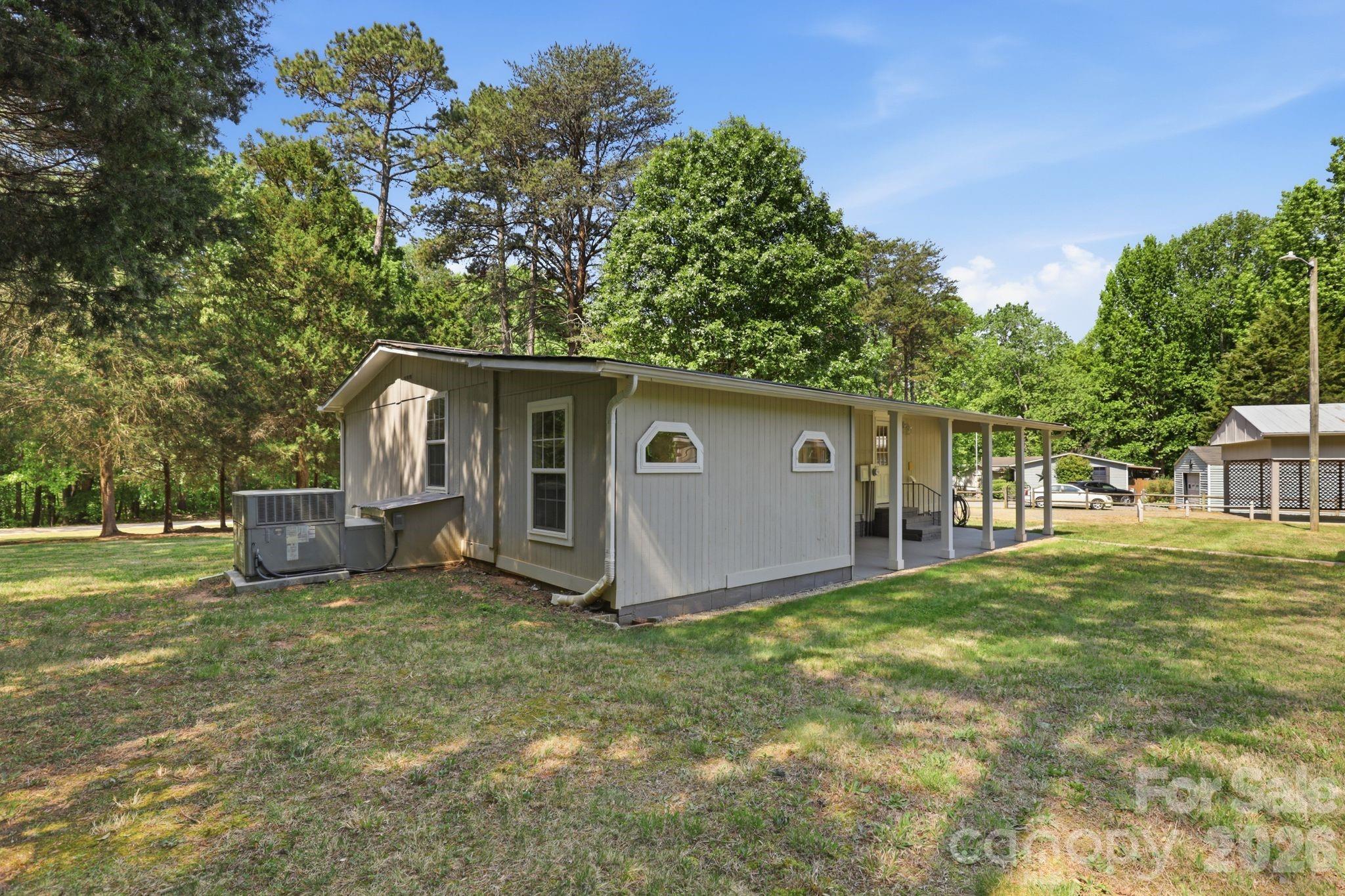 136 Woodridge Lane — Mooresville
