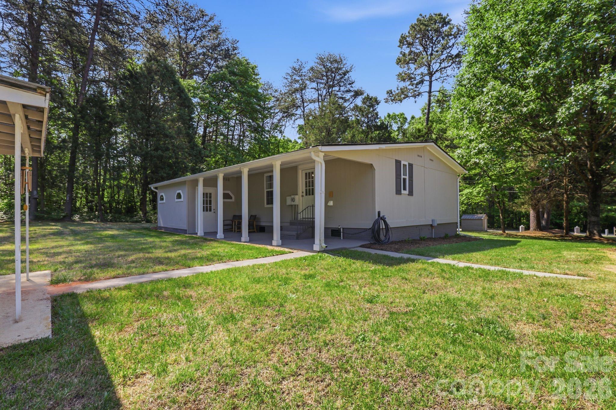 136 Woodridge Lane — Mooresville