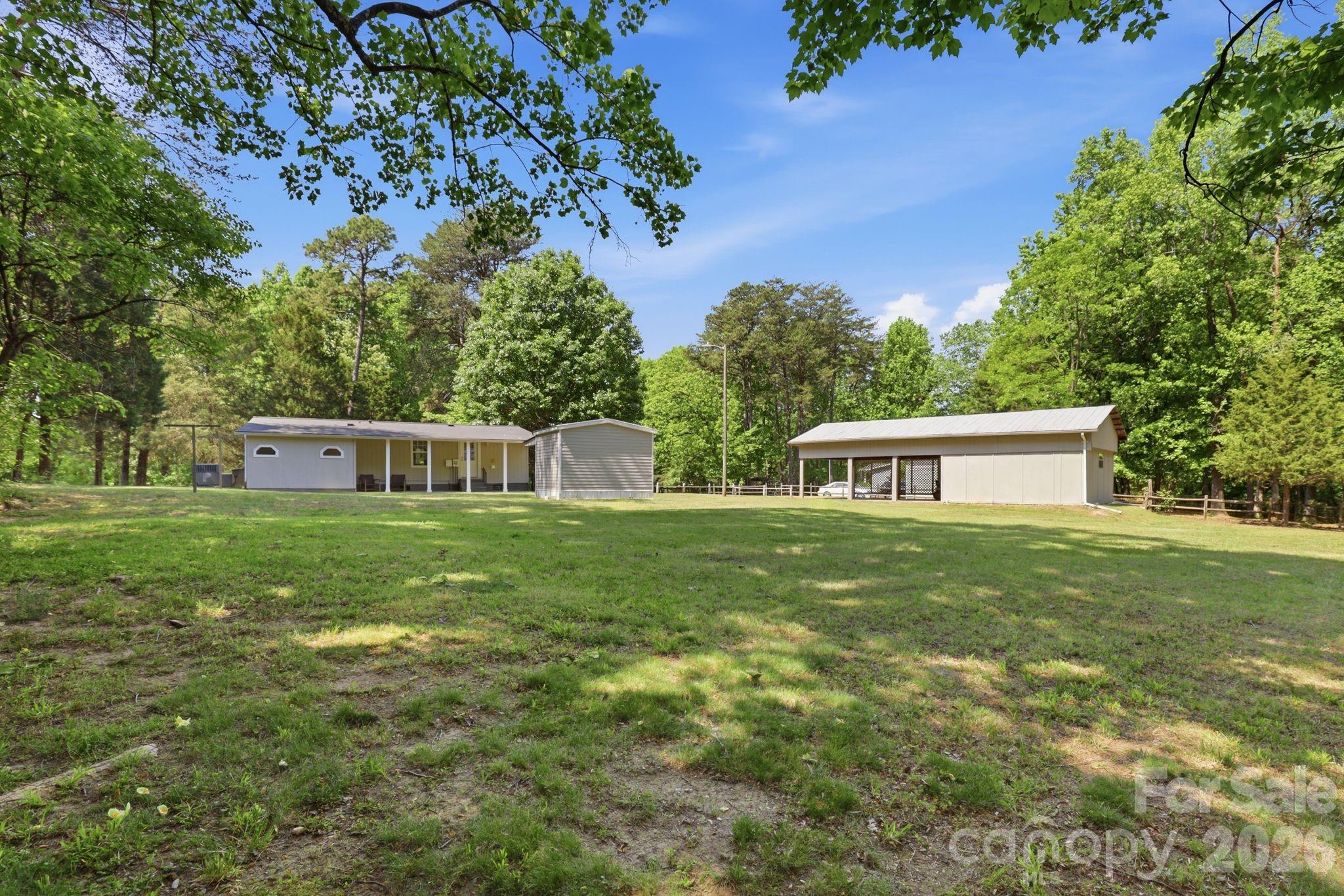 136 Woodridge Lane — Mooresville