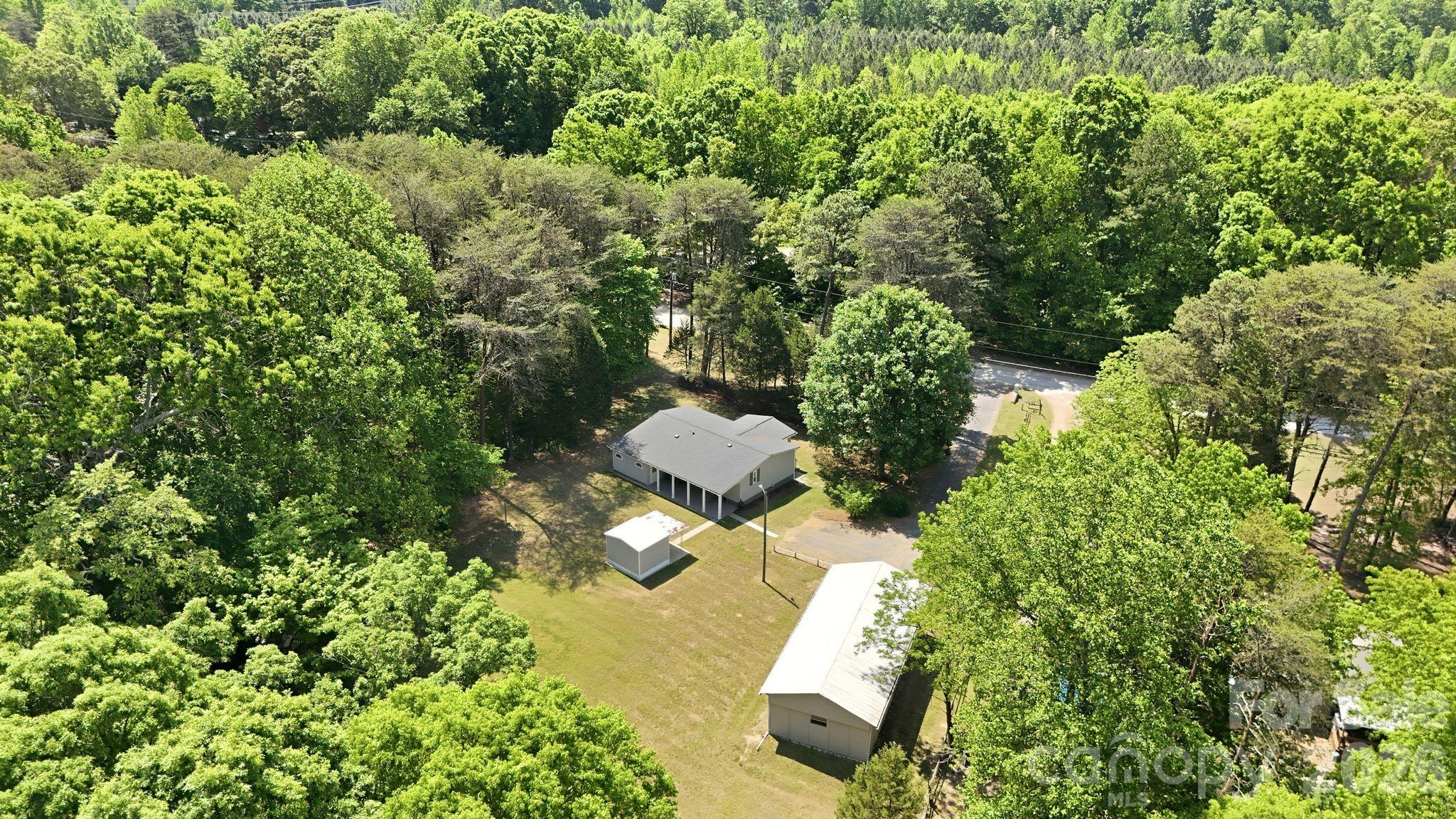 136 Woodridge Lane — Mooresville