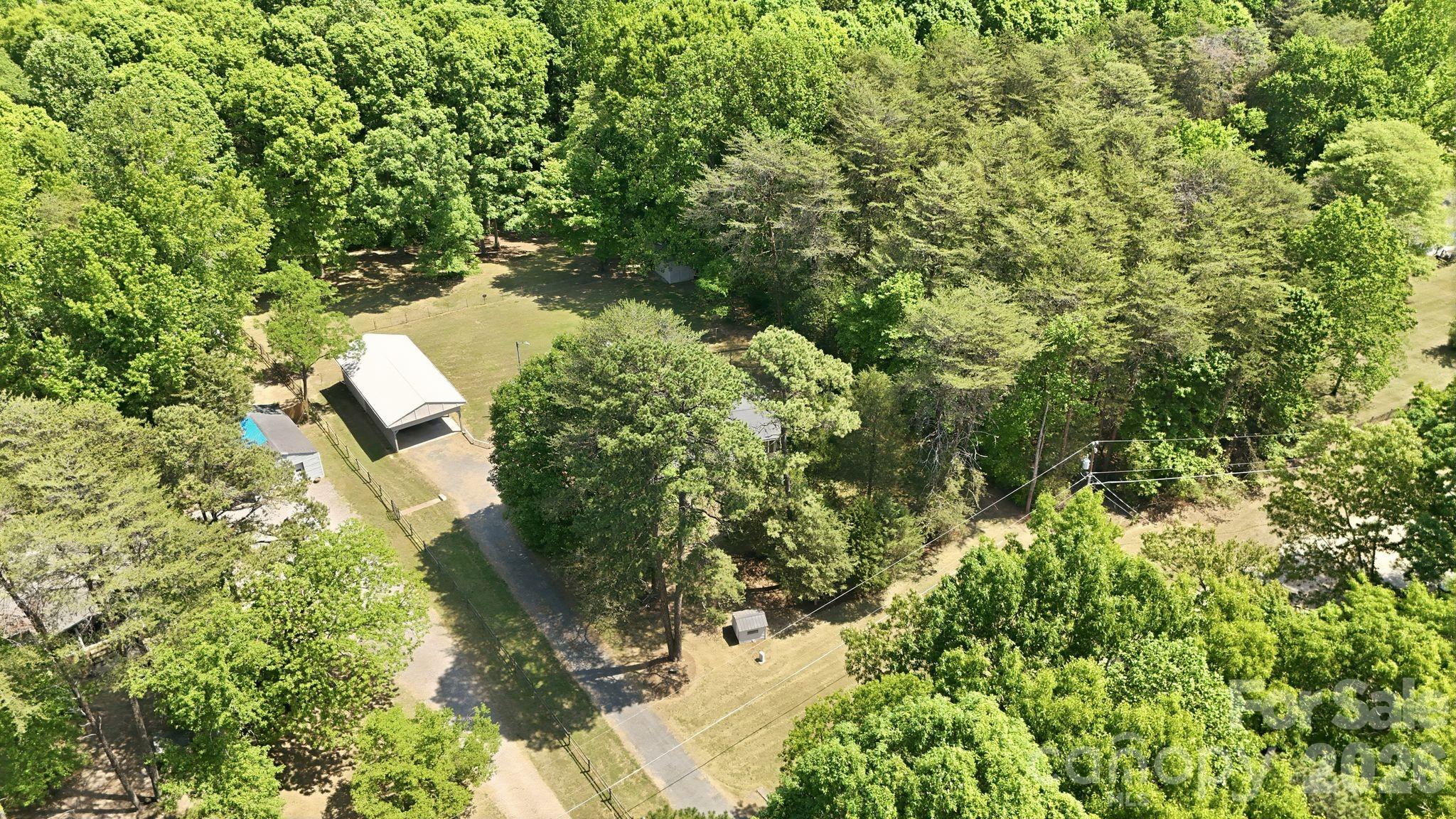 136 Woodridge Lane — Mooresville