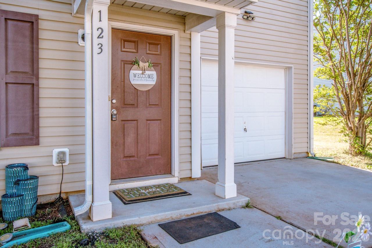 123 Kingsgate Court — Statesville