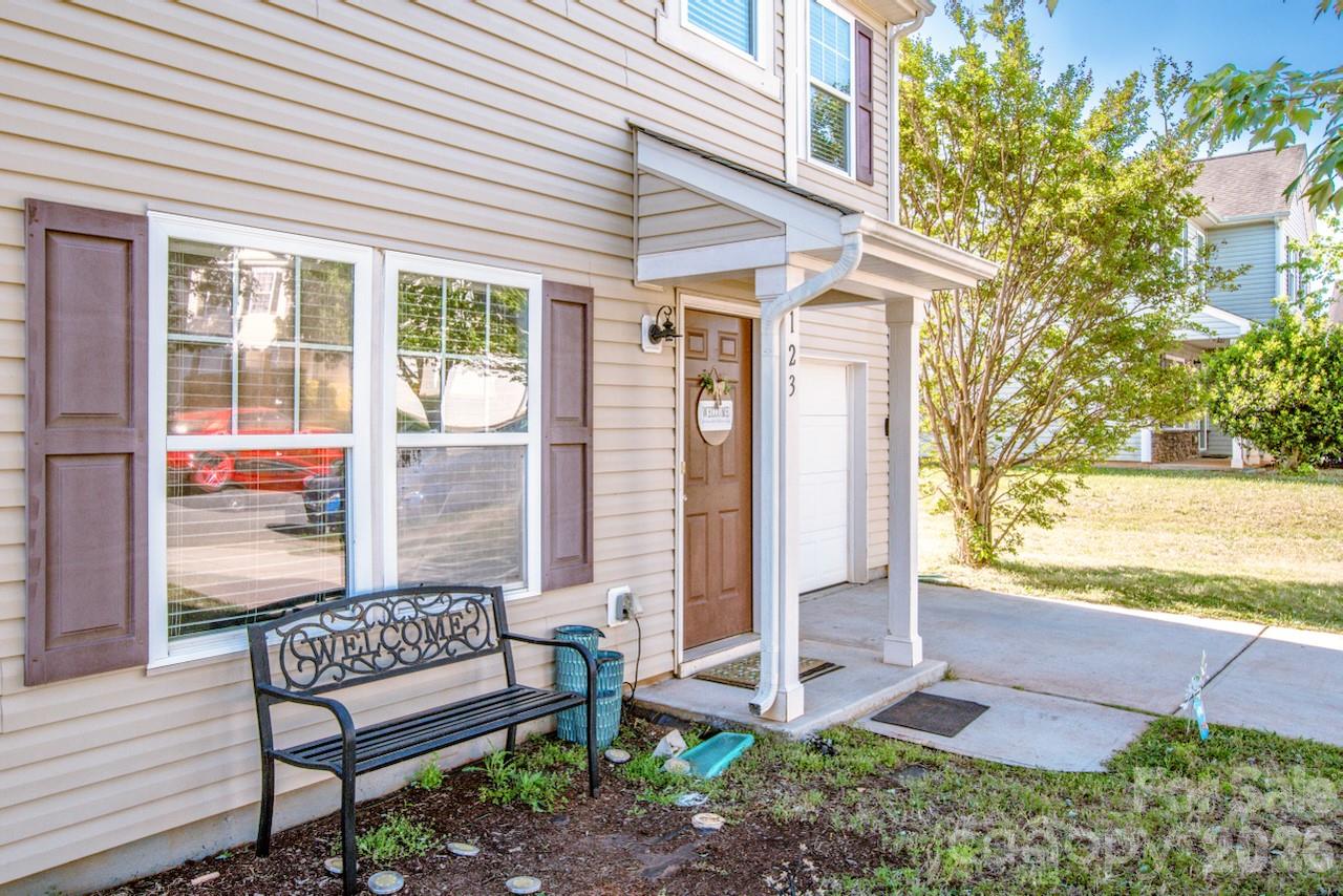 123 Kingsgate Court — Statesville