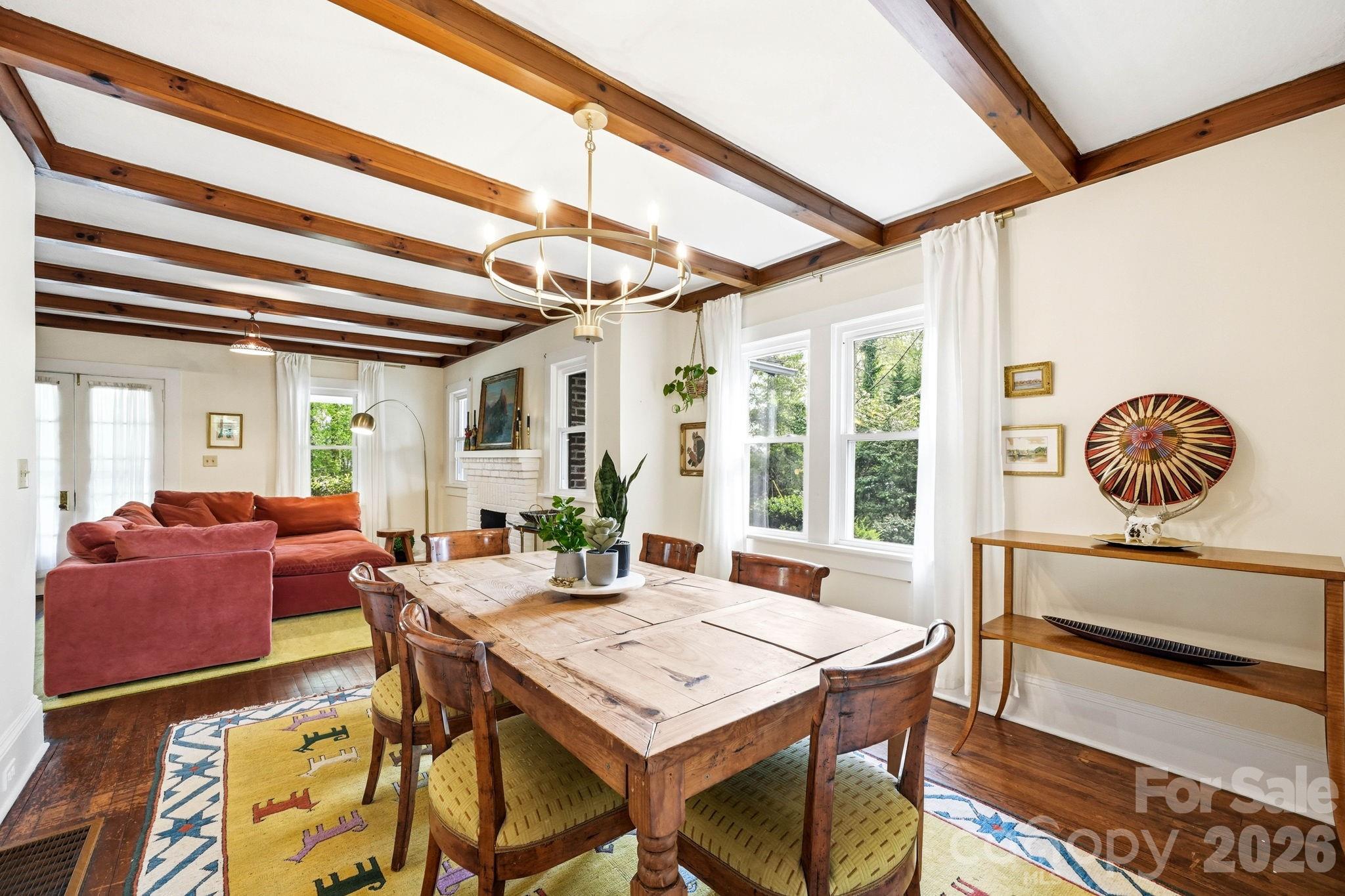 127 Erkwood Drive — Hendersonville