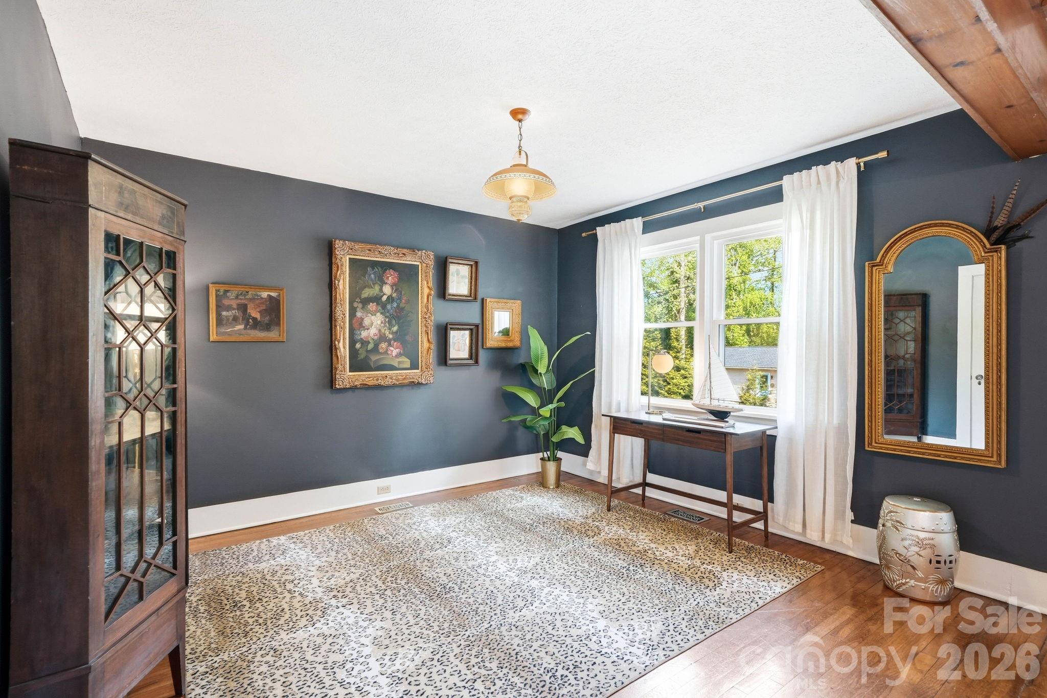 127 Erkwood Drive — Hendersonville
