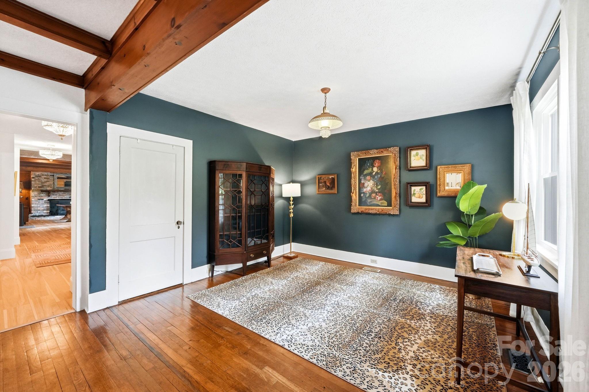 127 Erkwood Drive — Hendersonville