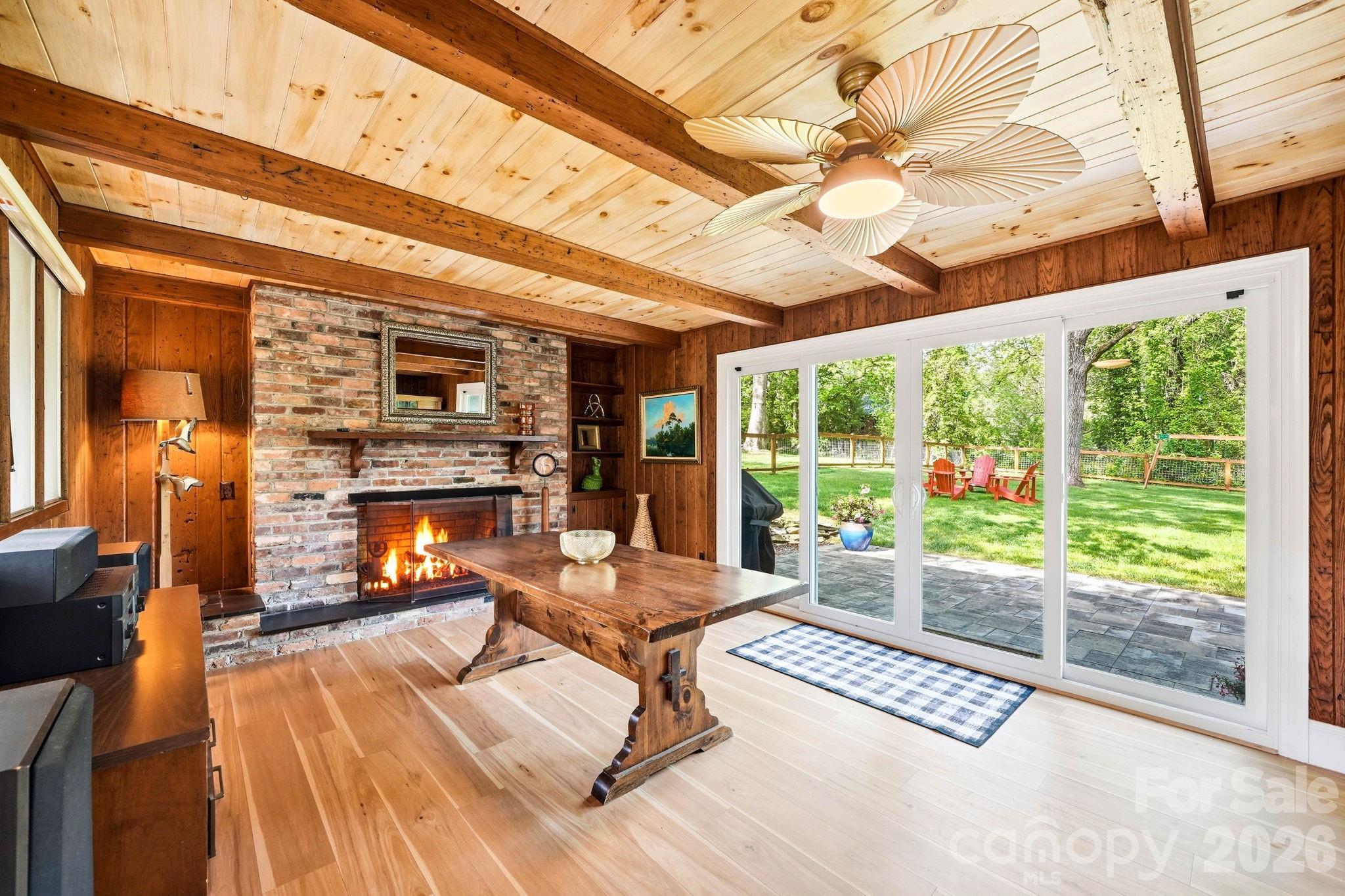 127 Erkwood Drive — Hendersonville