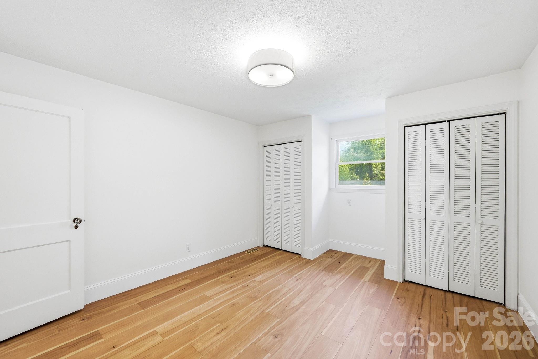 127 Erkwood Drive — Hendersonville