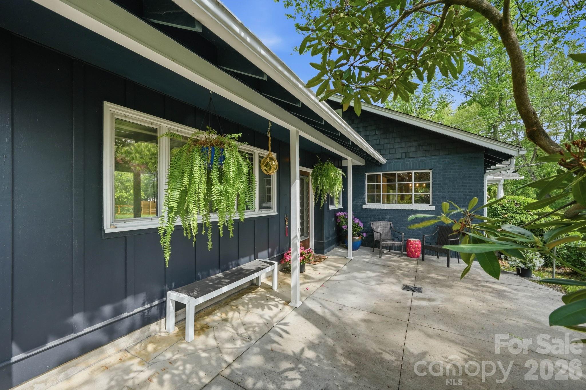 127 Erkwood Drive — Hendersonville