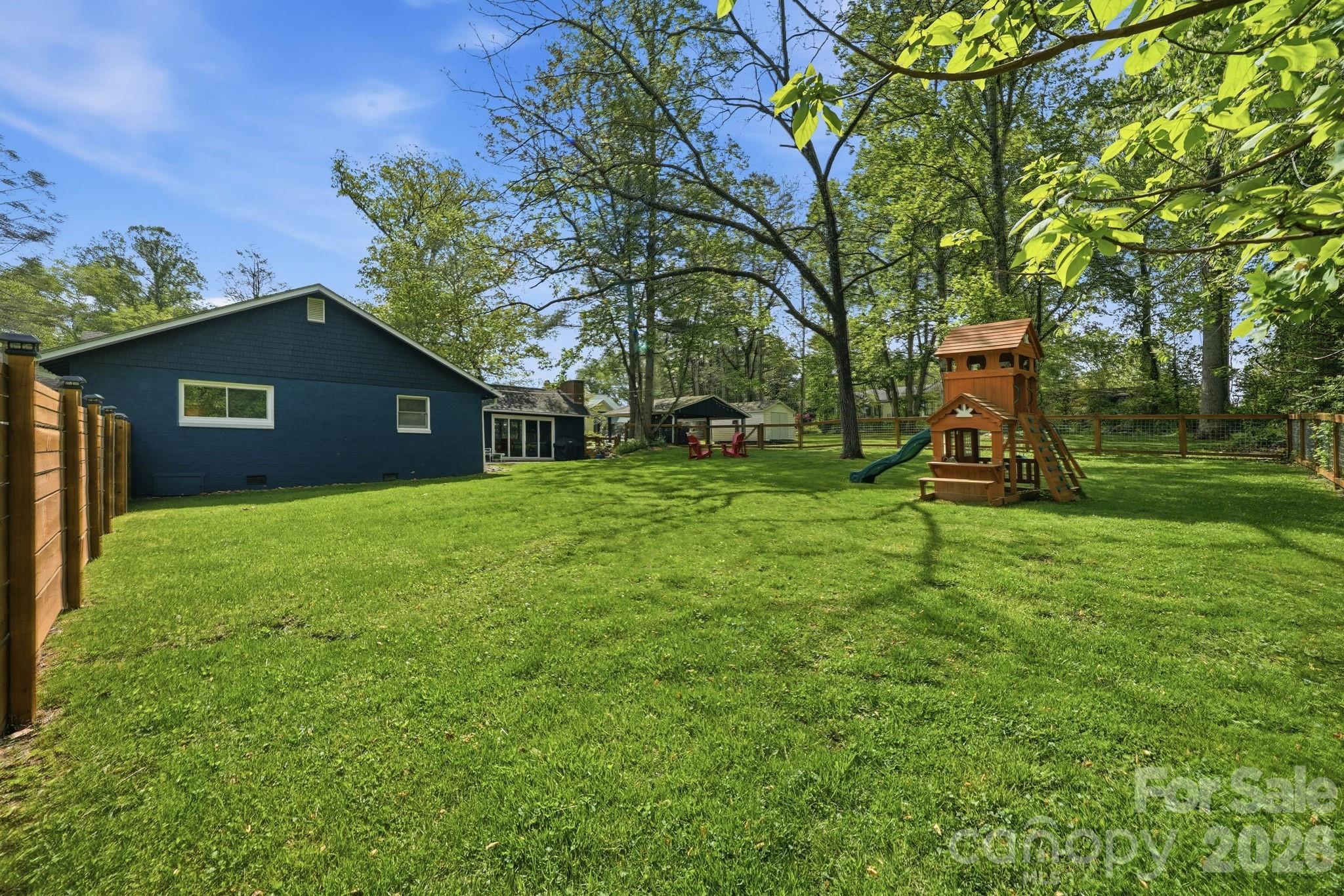127 Erkwood Drive — Hendersonville