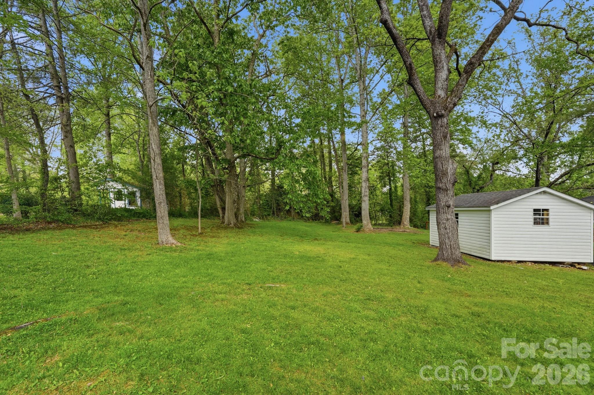 127 Erkwood Drive — Hendersonville