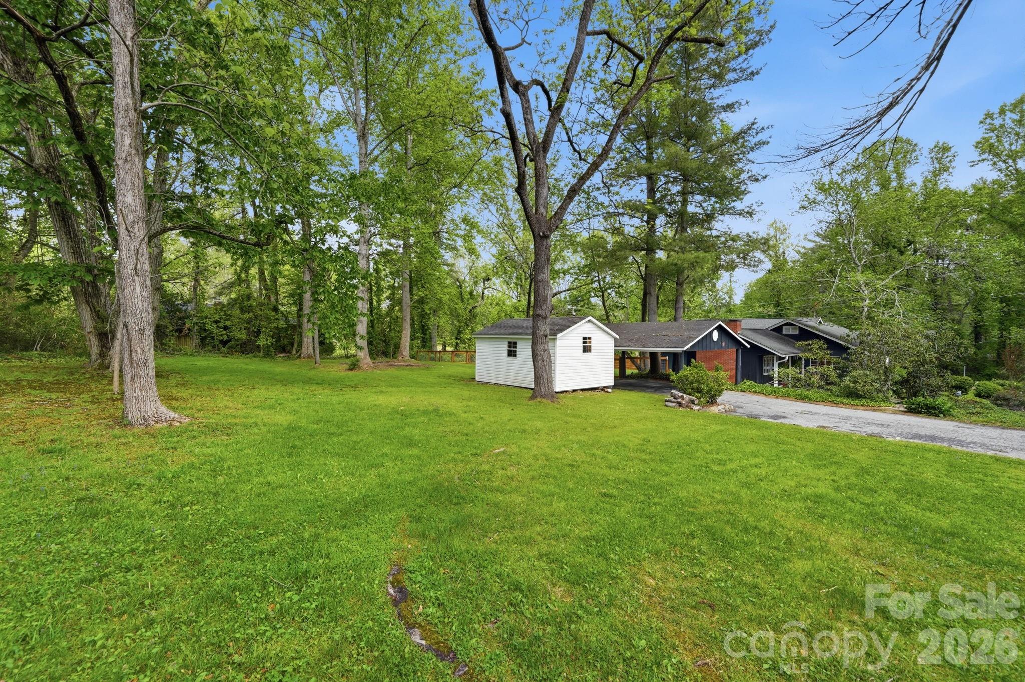 127 Erkwood Drive — Hendersonville