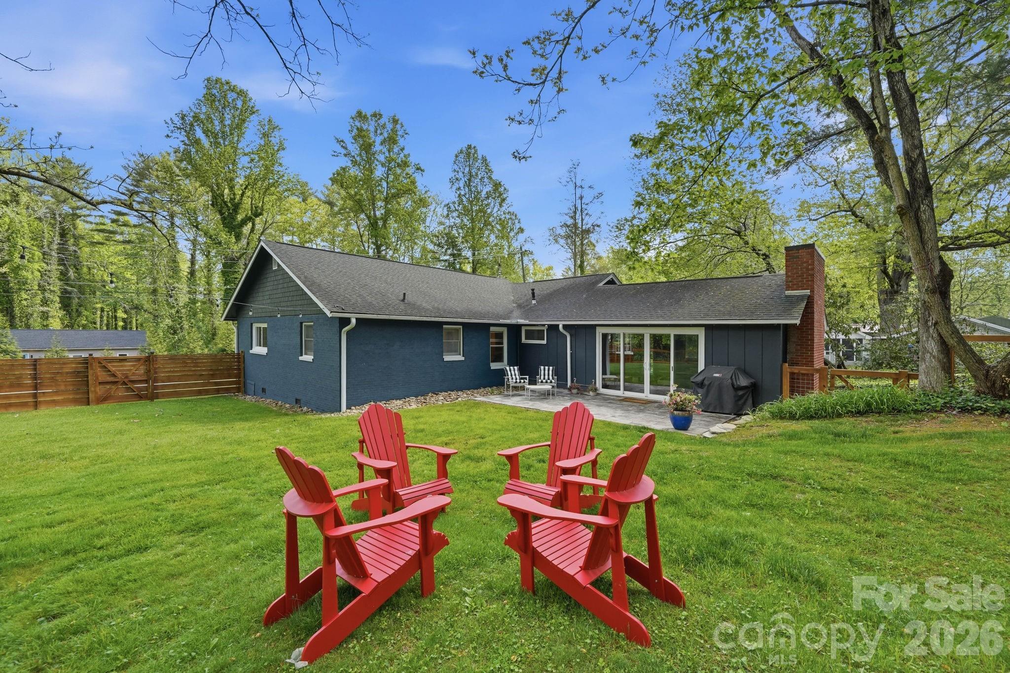 127 Erkwood Drive — Hendersonville