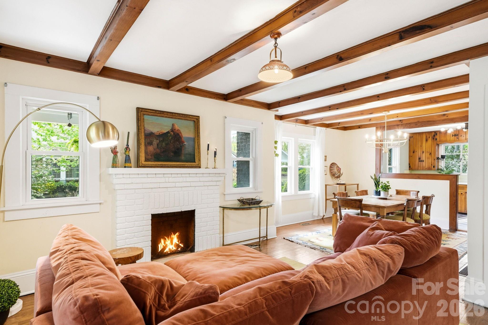 127 Erkwood Drive — Hendersonville
