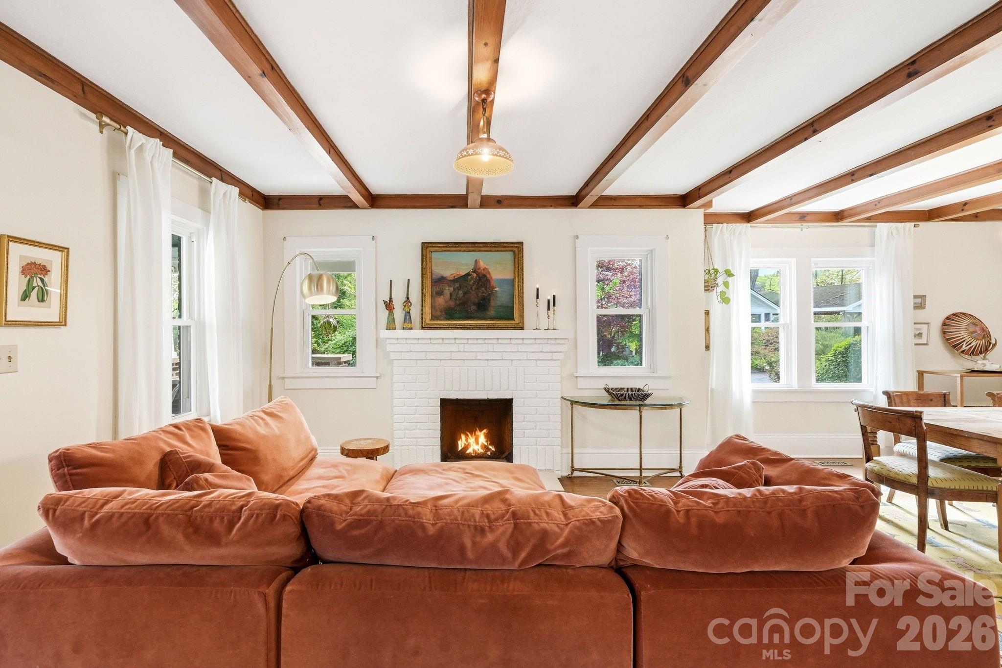 127 Erkwood Drive — Hendersonville