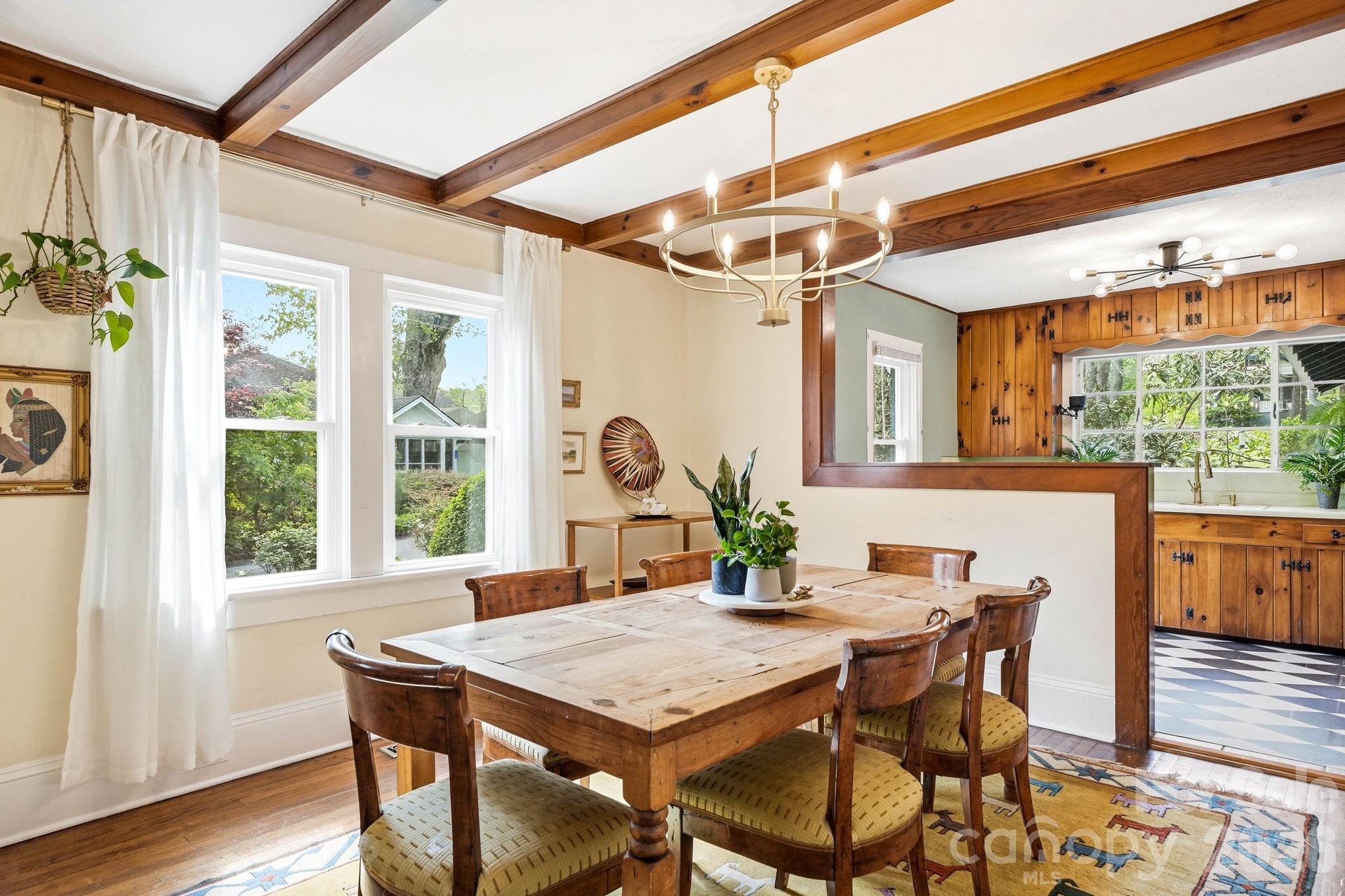 127 Erkwood Drive — Hendersonville