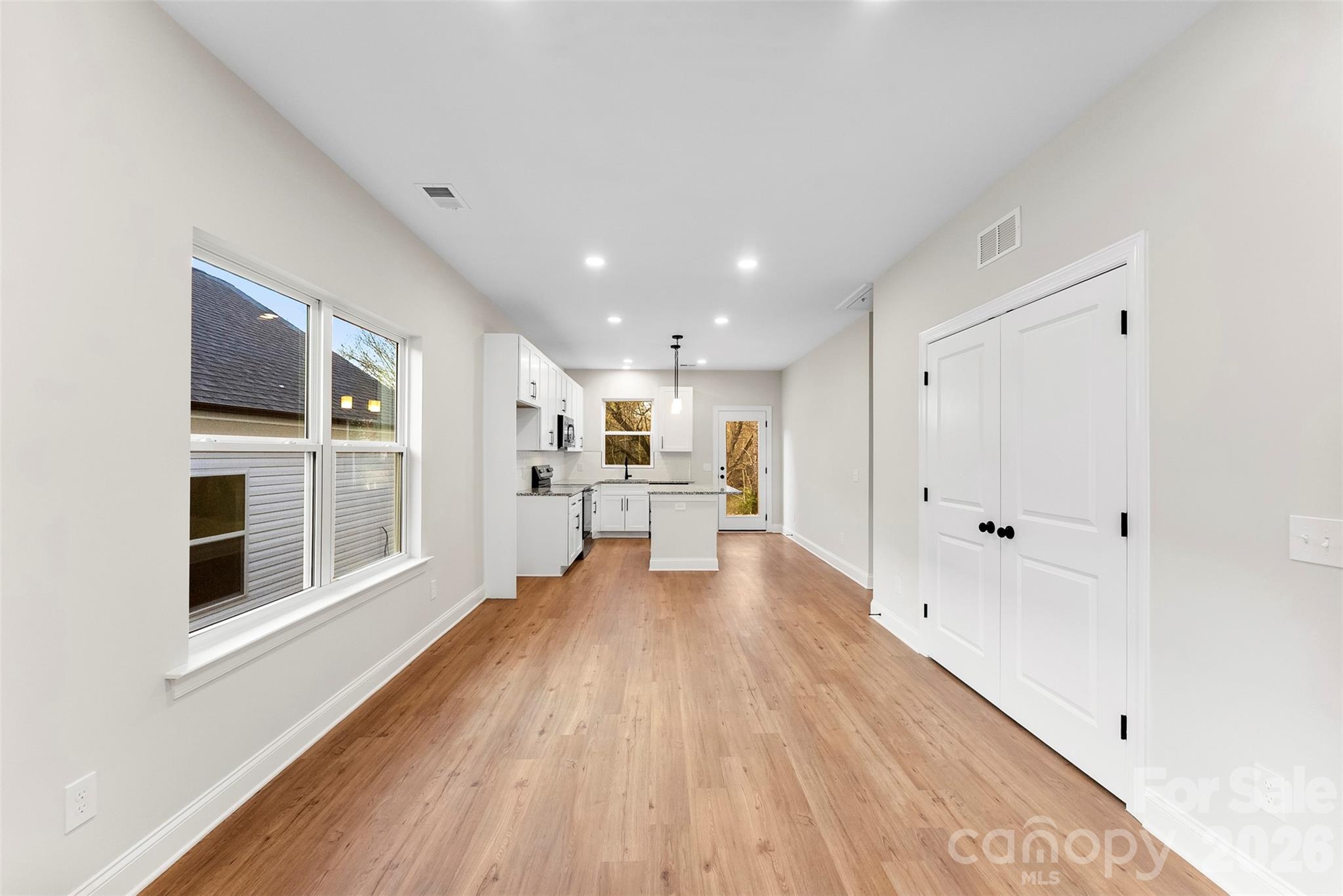 1558 7th Avenue Drive SW — Hickory