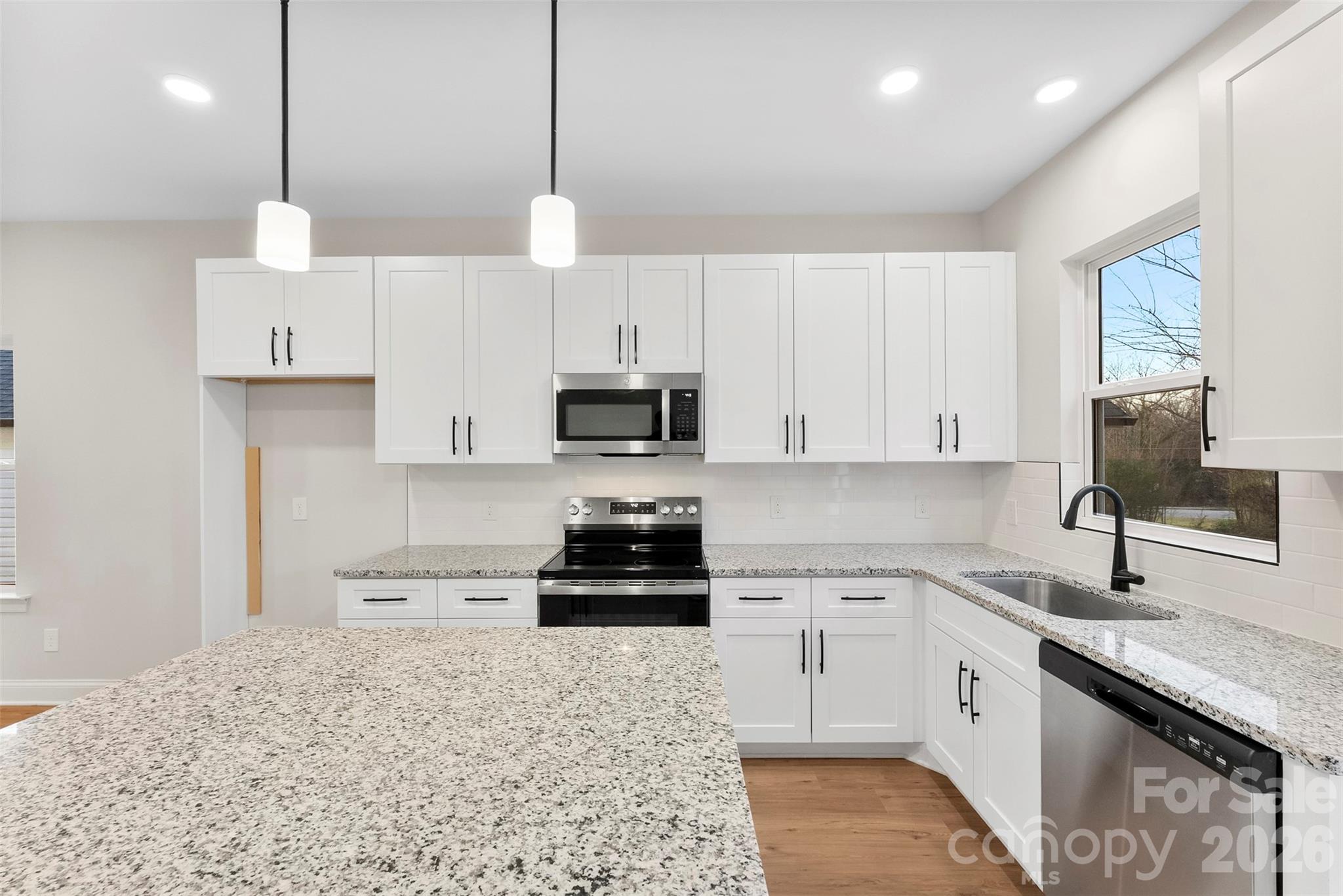 1558 7th Avenue Drive SW — Hickory