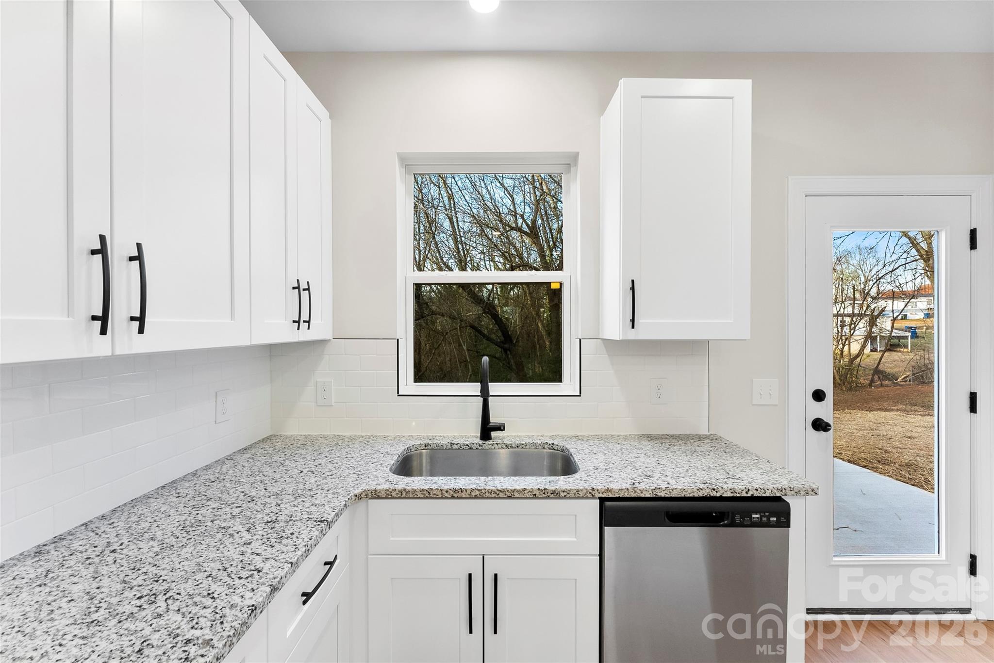 1558 7th Avenue Drive SW — Hickory