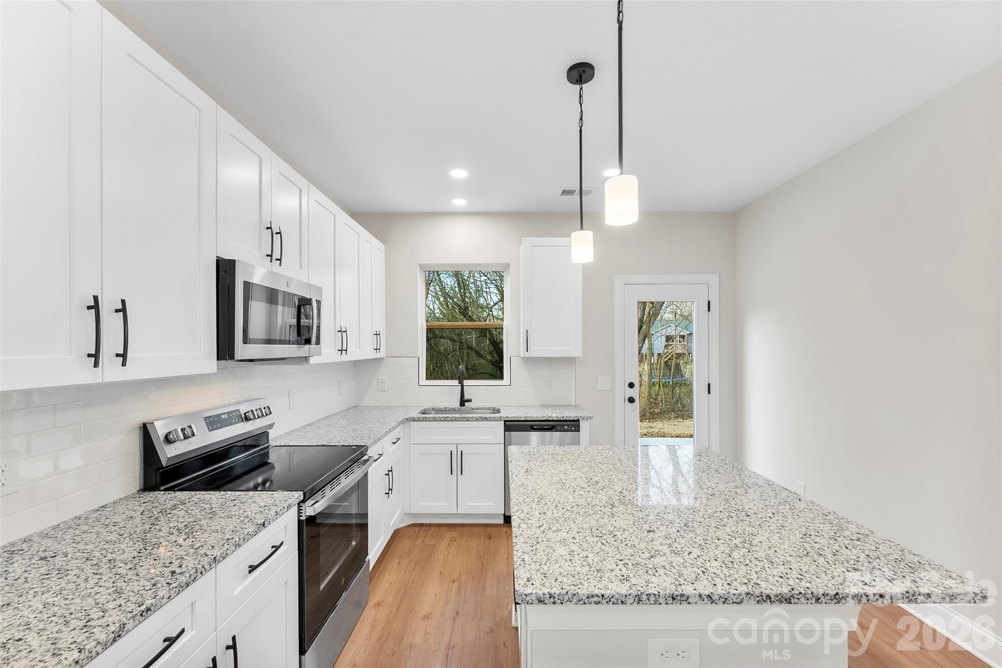 1558 7th Avenue Drive SW — Hickory