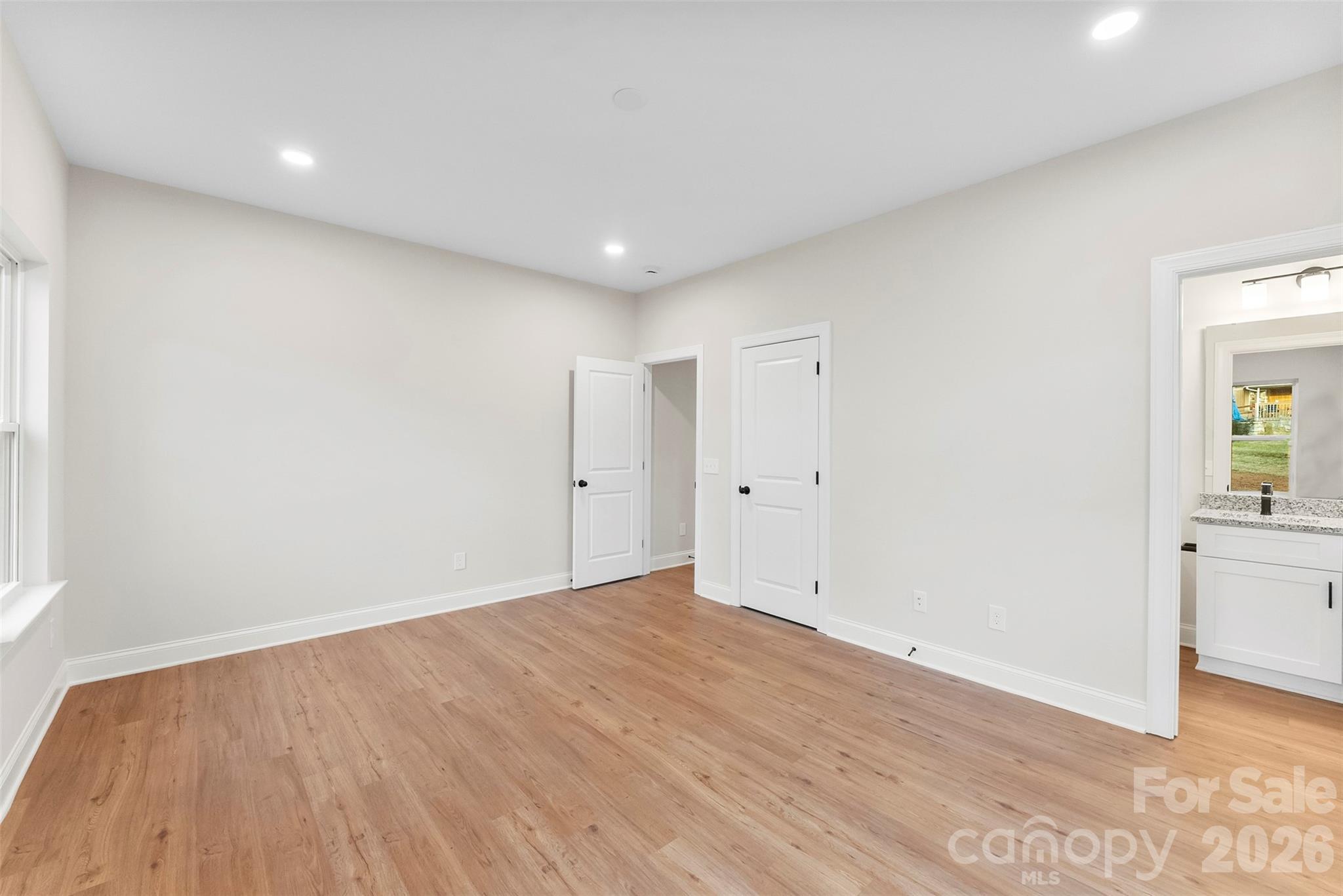 1558 7th Avenue Drive SW — Hickory