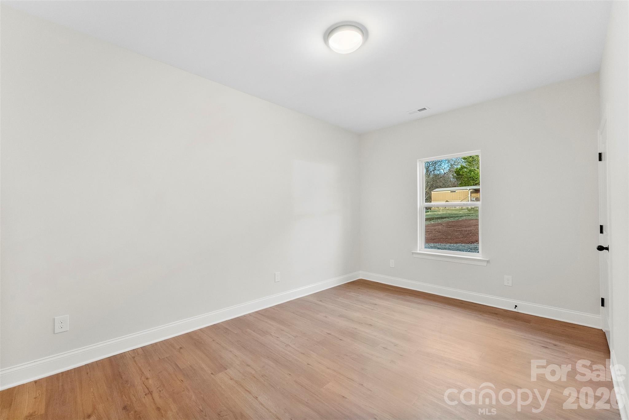 1558 7th Avenue Drive SW — Hickory