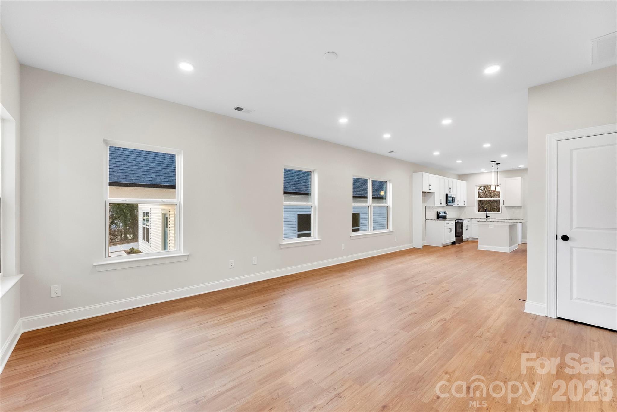1558 7th Avenue Drive SW — Hickory