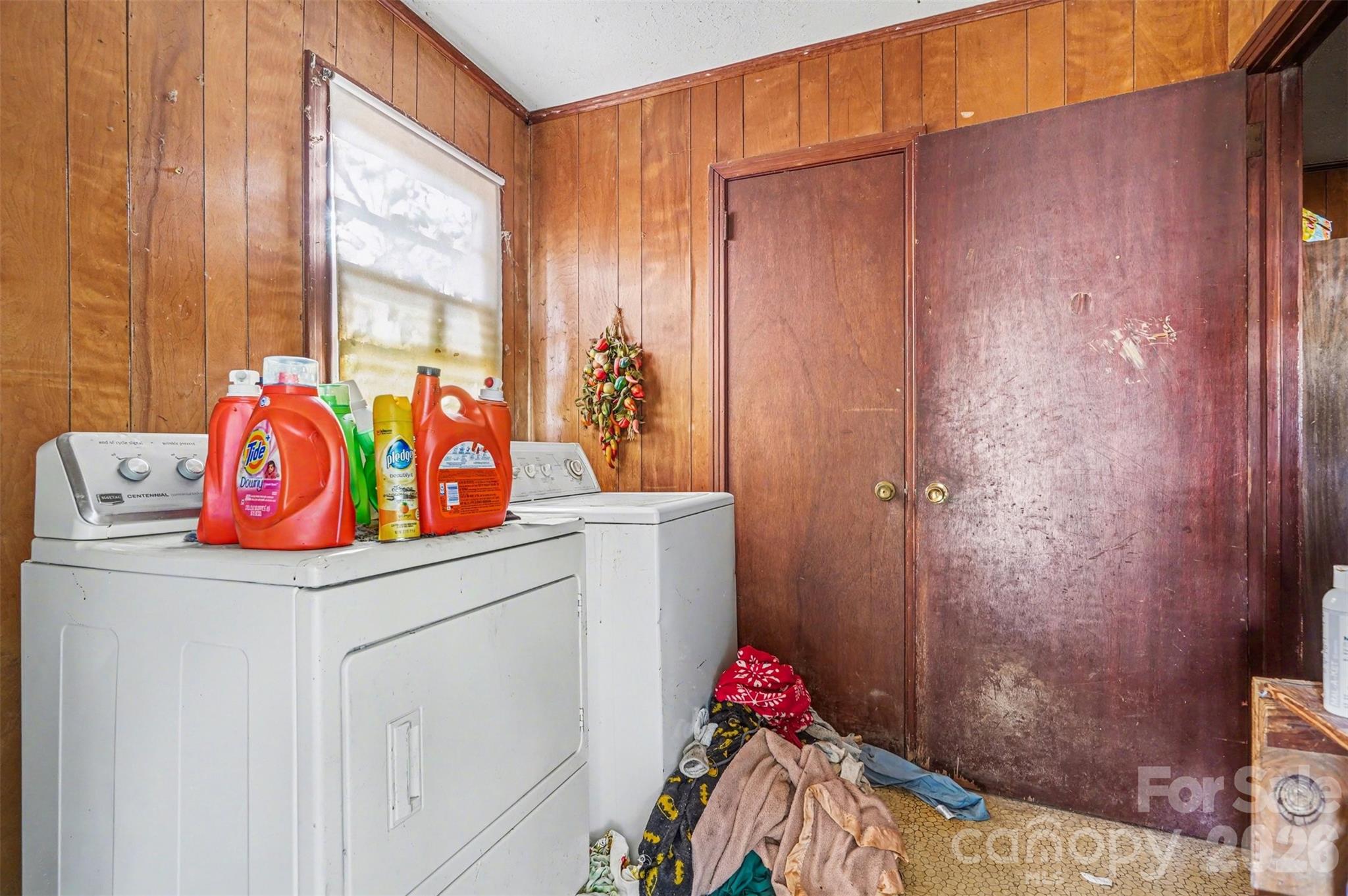 105 W Temple Avenue — Rockingham