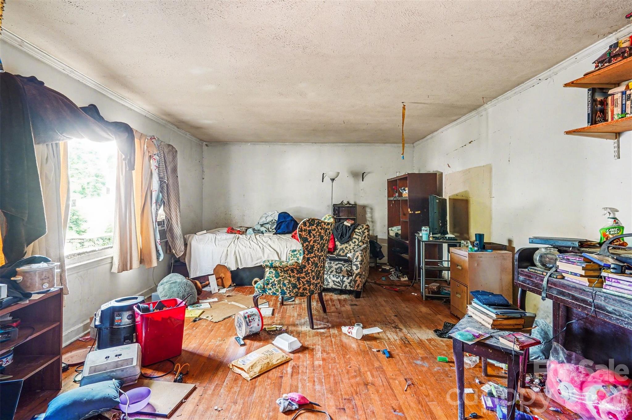 105 W Temple Avenue — Rockingham