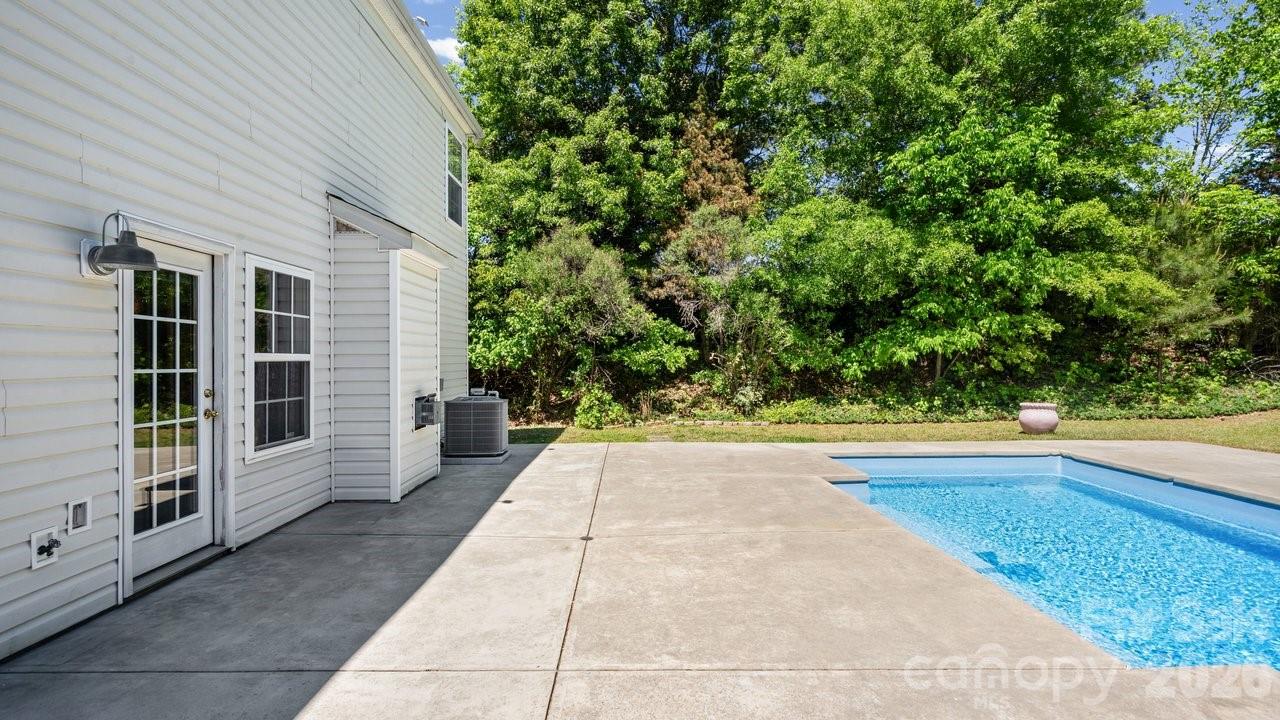 2011 Stargrass Court — Charlotte