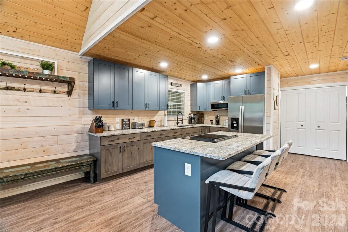 33 Indian Trace Road — Maggie Valley