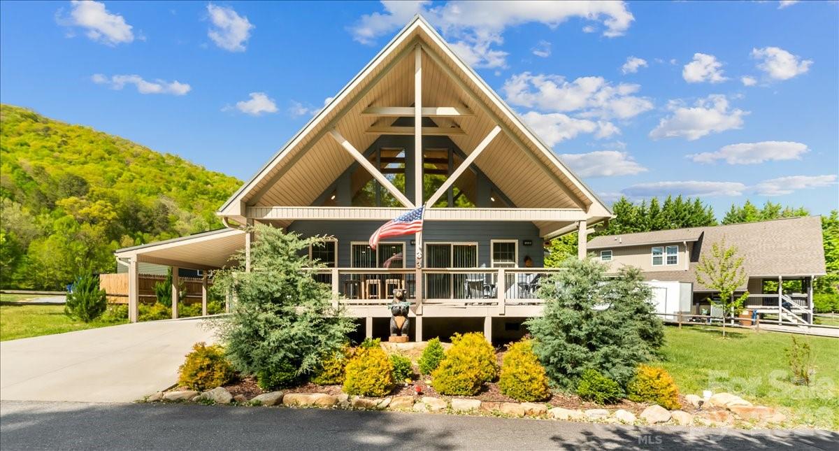 33 Indian Trace Road — Maggie Valley