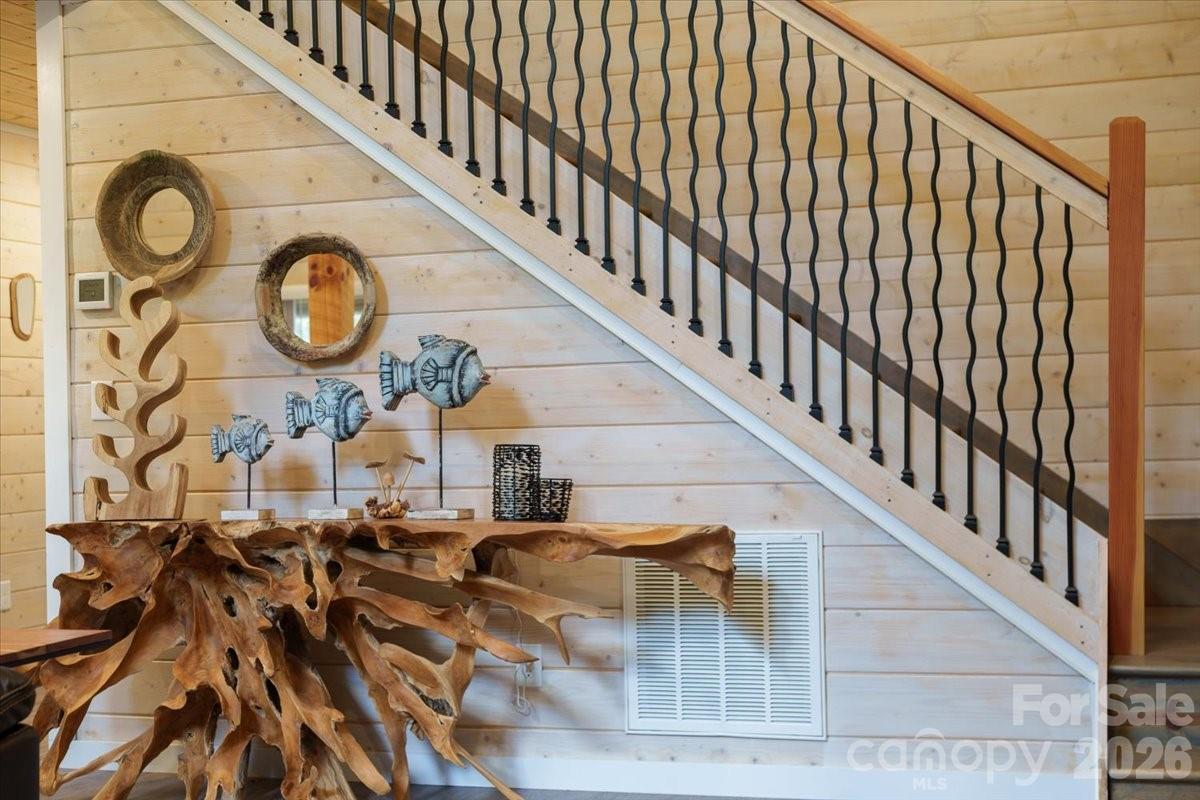 33 Indian Trace Road — Maggie Valley