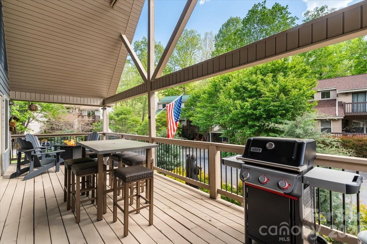 33 Indian Trace Road — Maggie Valley