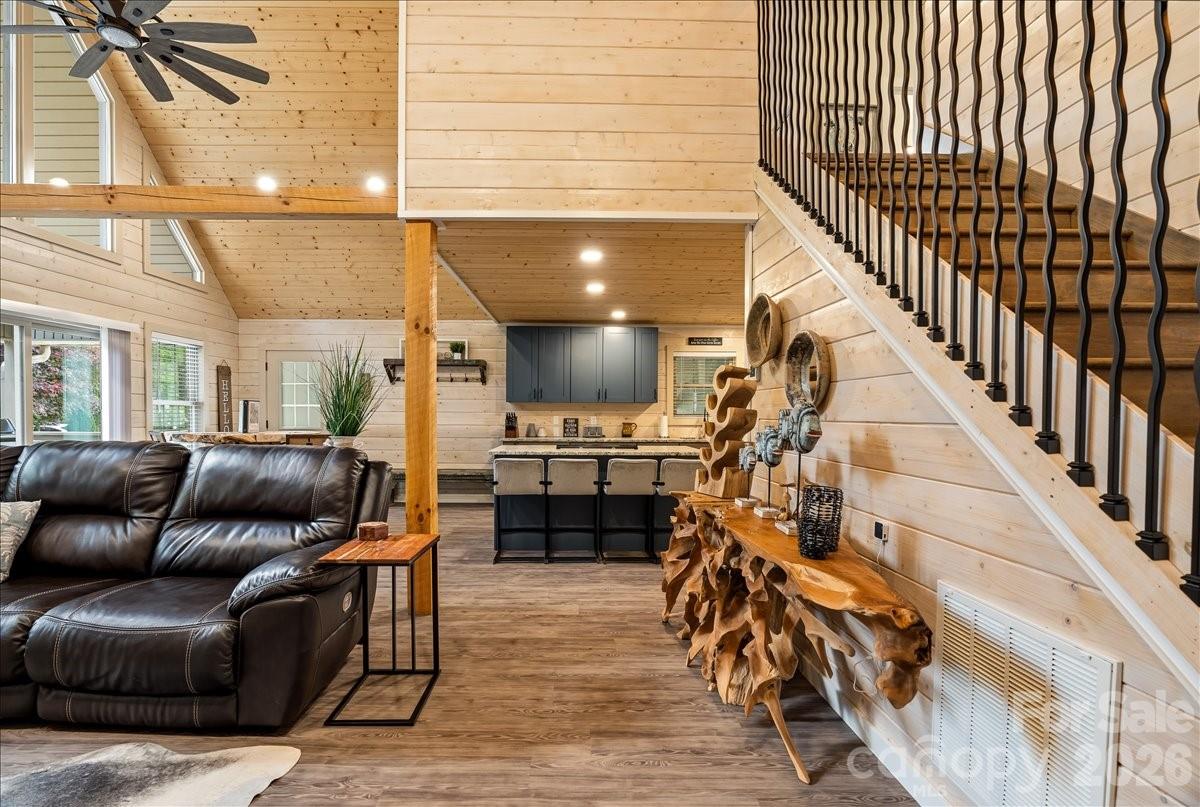 33 Indian Trace Road — Maggie Valley