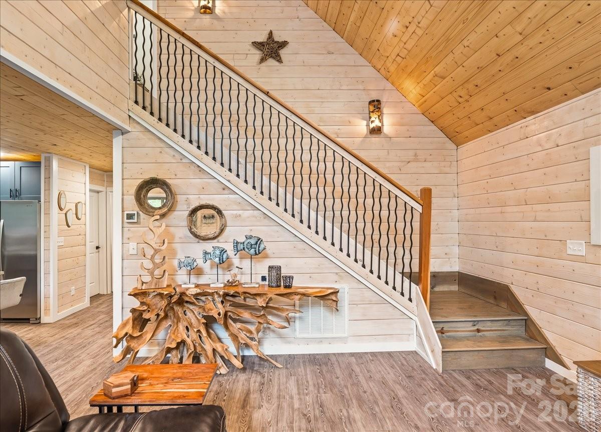33 Indian Trace Road — Maggie Valley