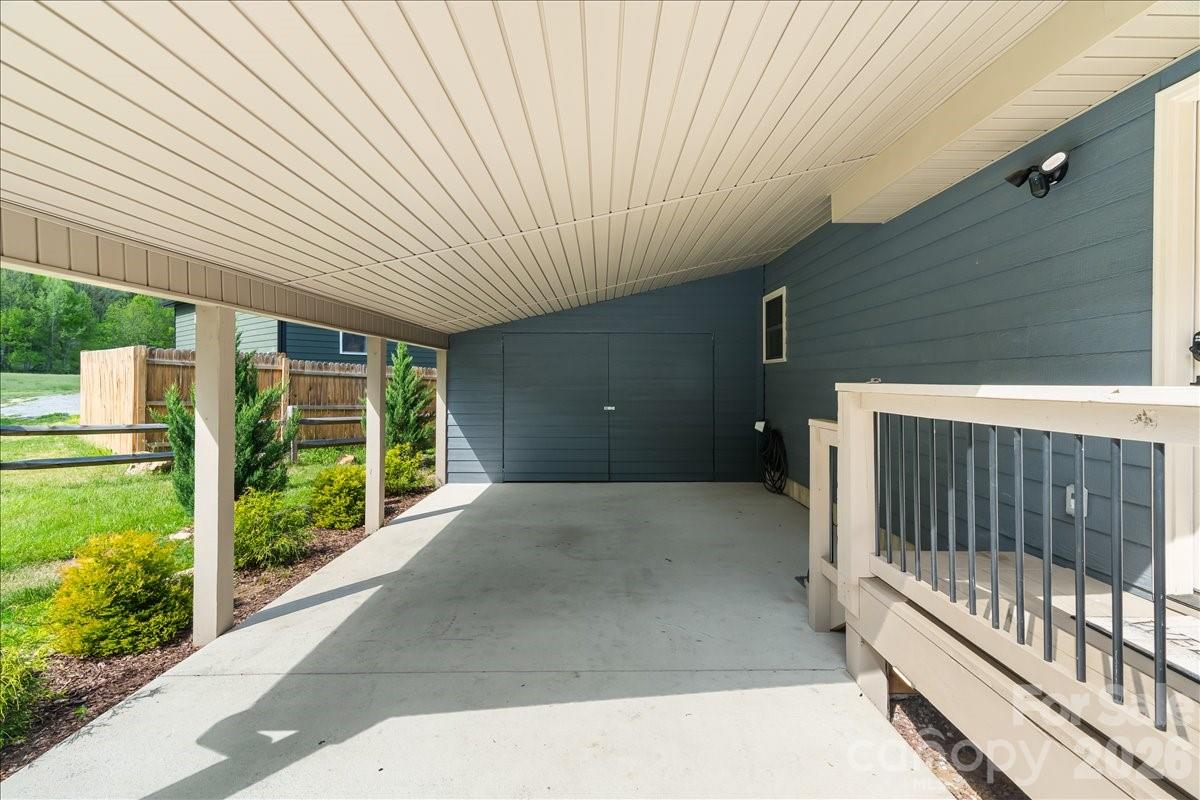 33 Indian Trace Road — Maggie Valley