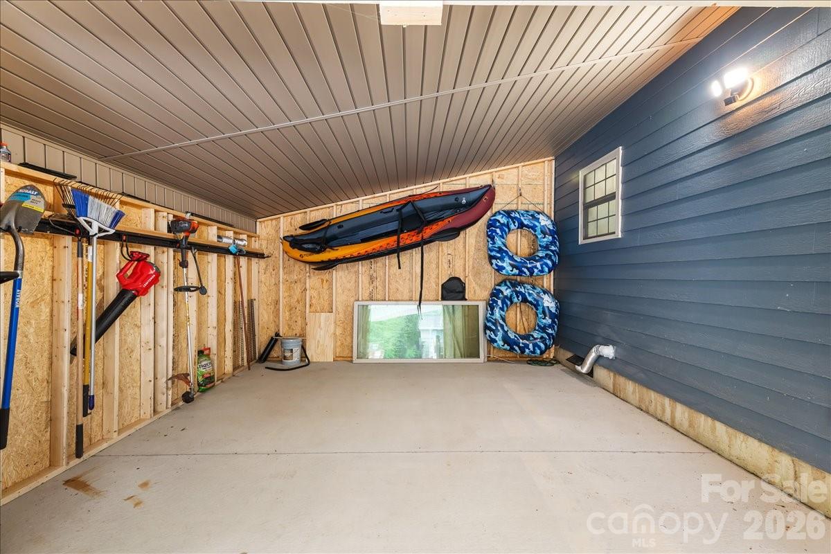 33 Indian Trace Road — Maggie Valley