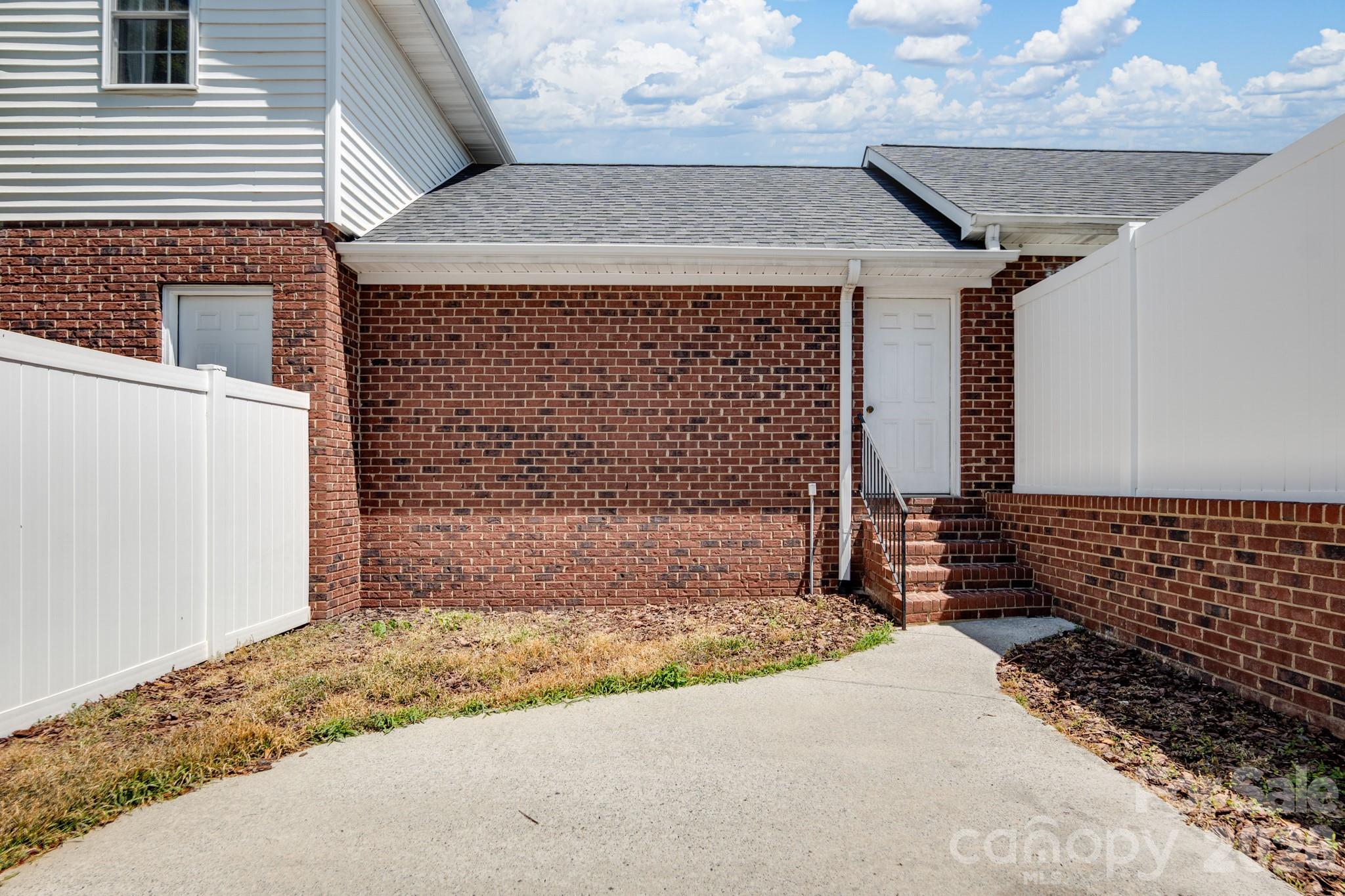 5608 Burck Drive NW — Concord