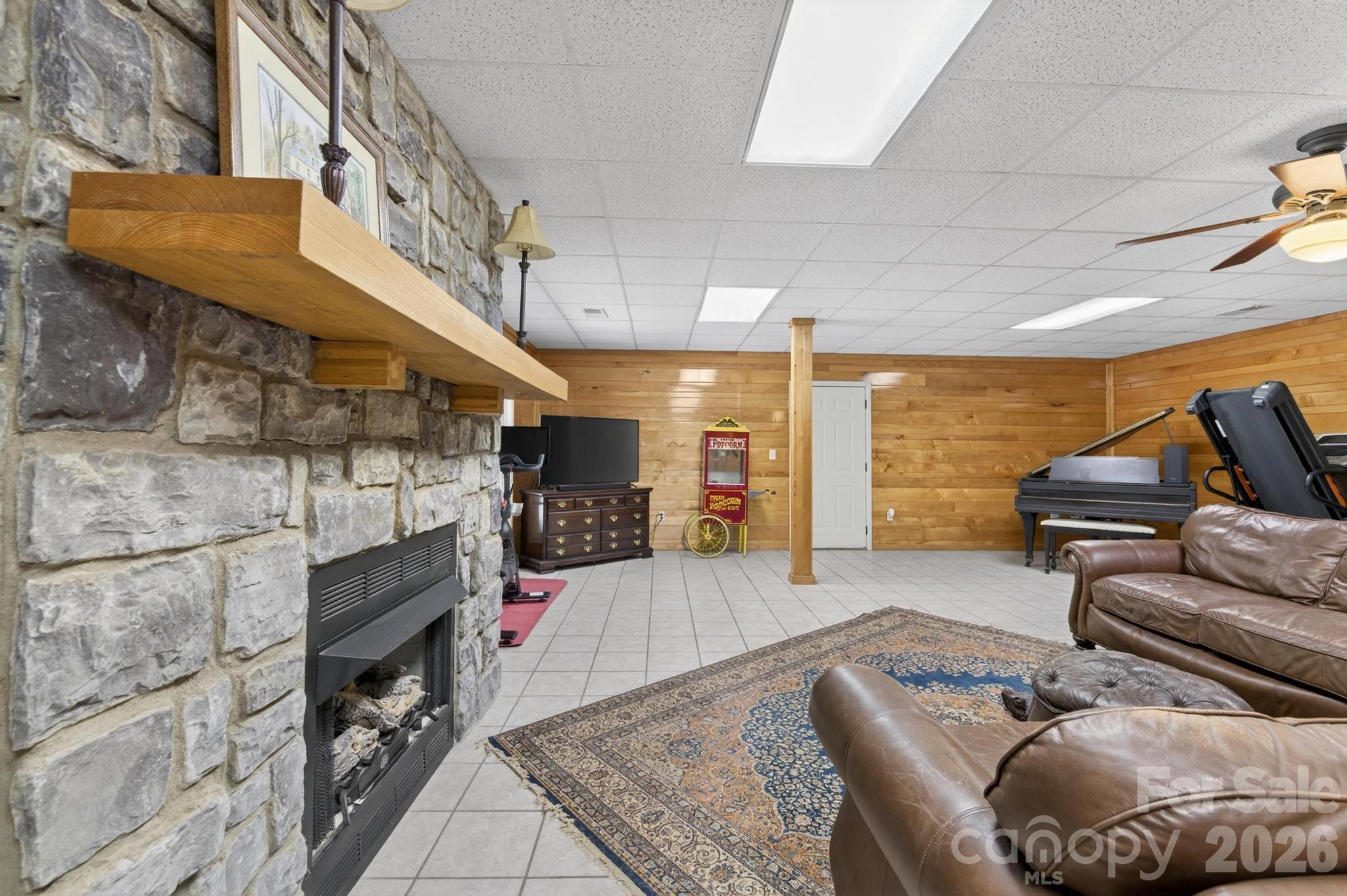 2447 Thornfield Drive — Lenoir