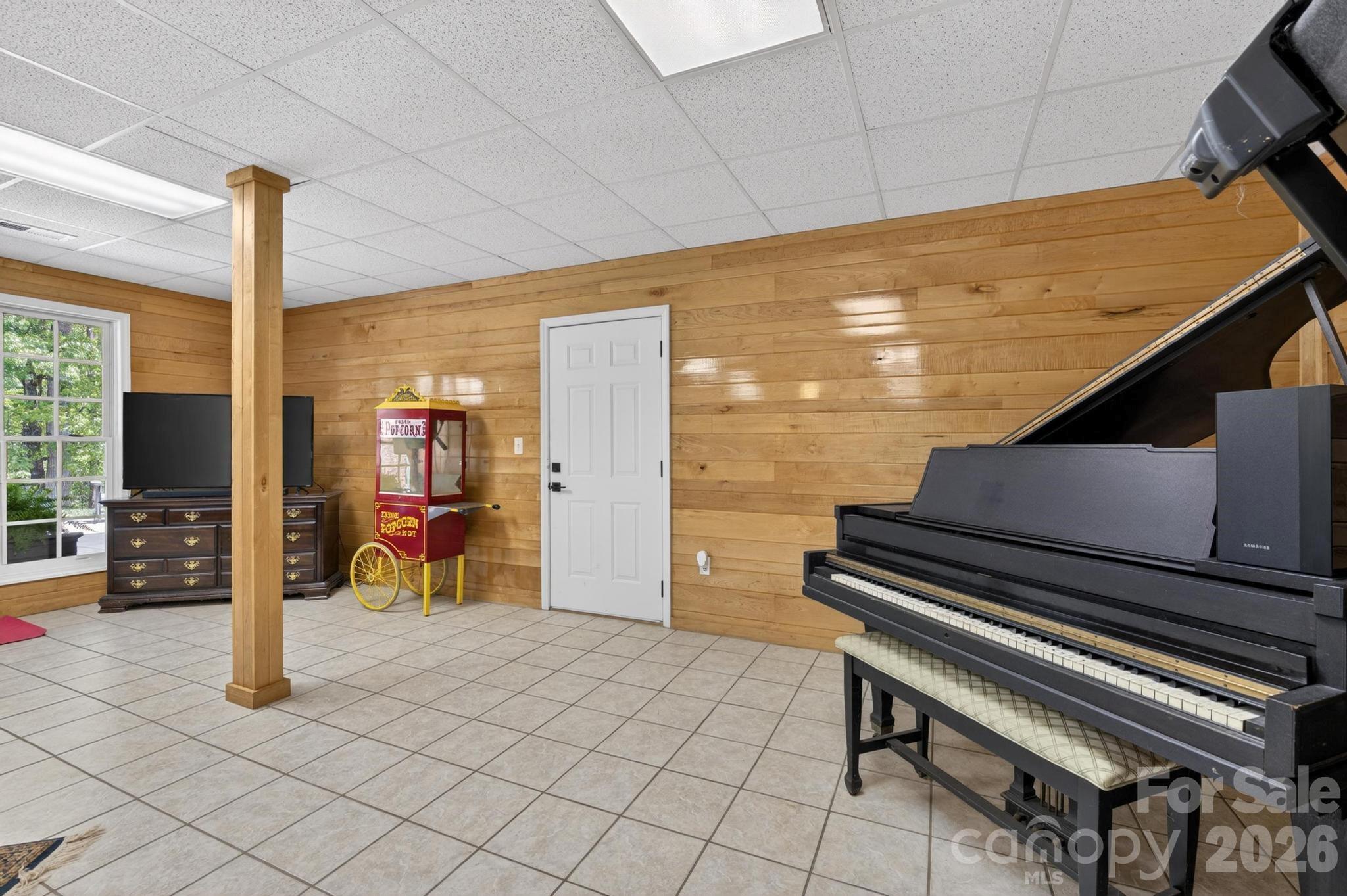 2447 Thornfield Drive — Lenoir