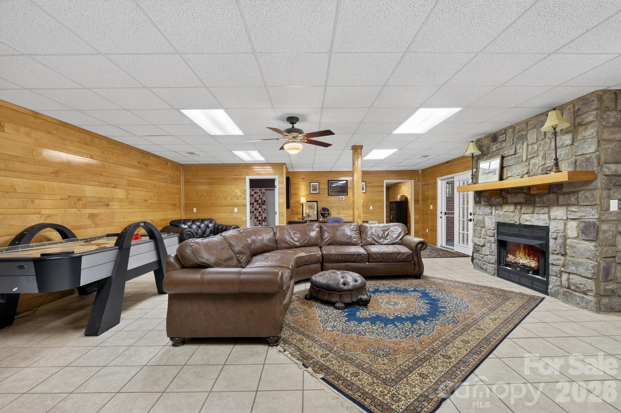 2447 Thornfield Drive — Lenoir