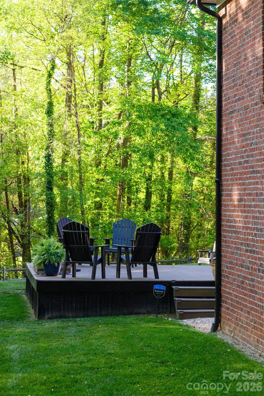 2447 Thornfield Drive — Lenoir