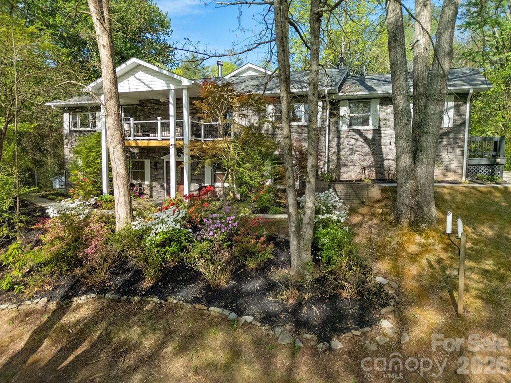 1388 King Road — Pisgah Forest