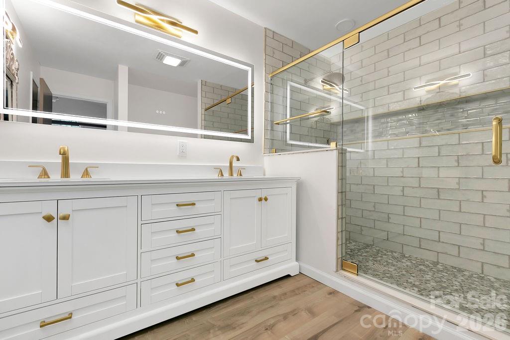 1388 King Road — Pisgah Forest