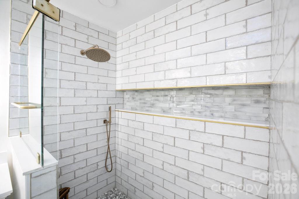 1388 King Road — Pisgah Forest