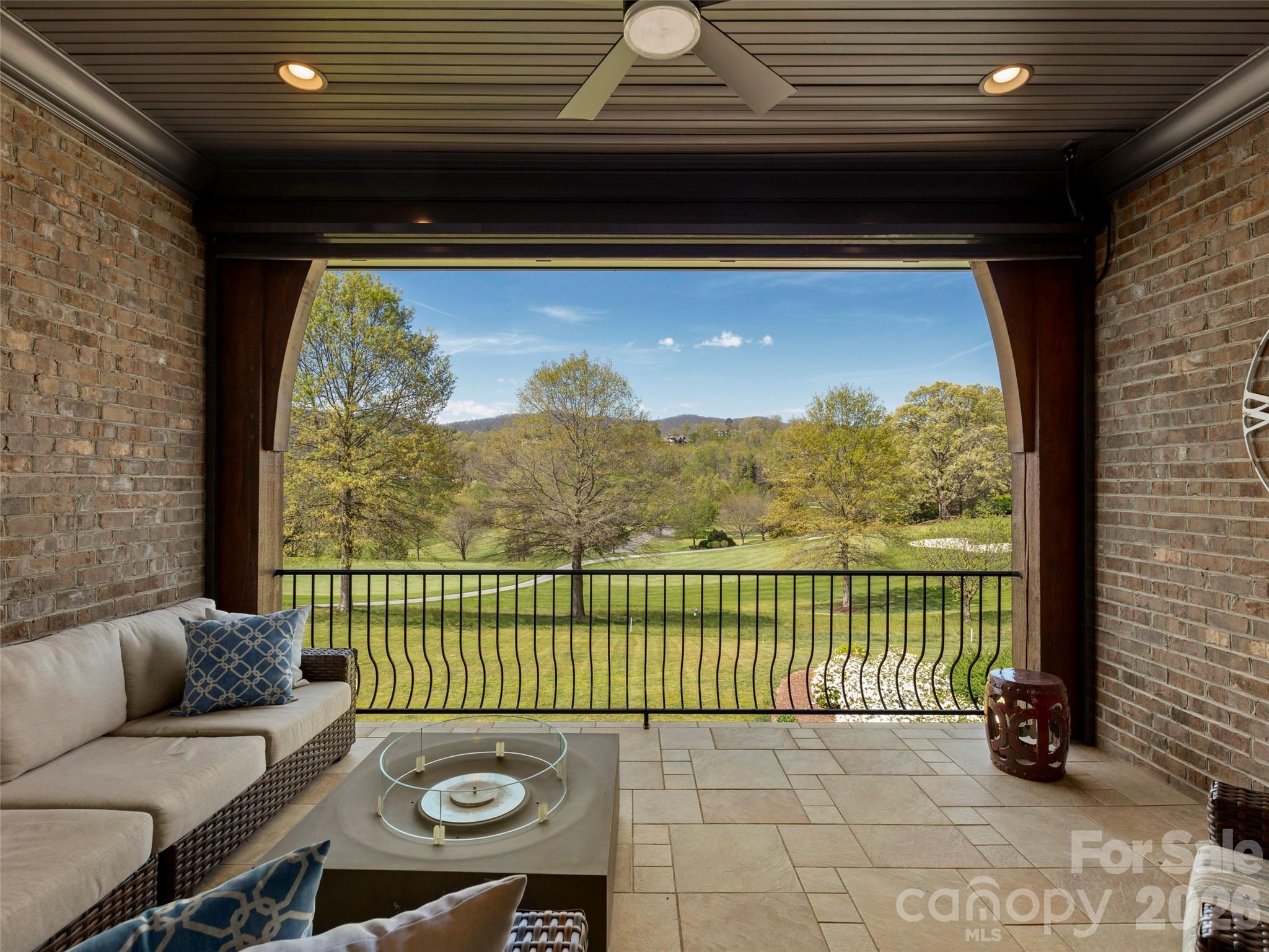 14 Golfside Court — Arden