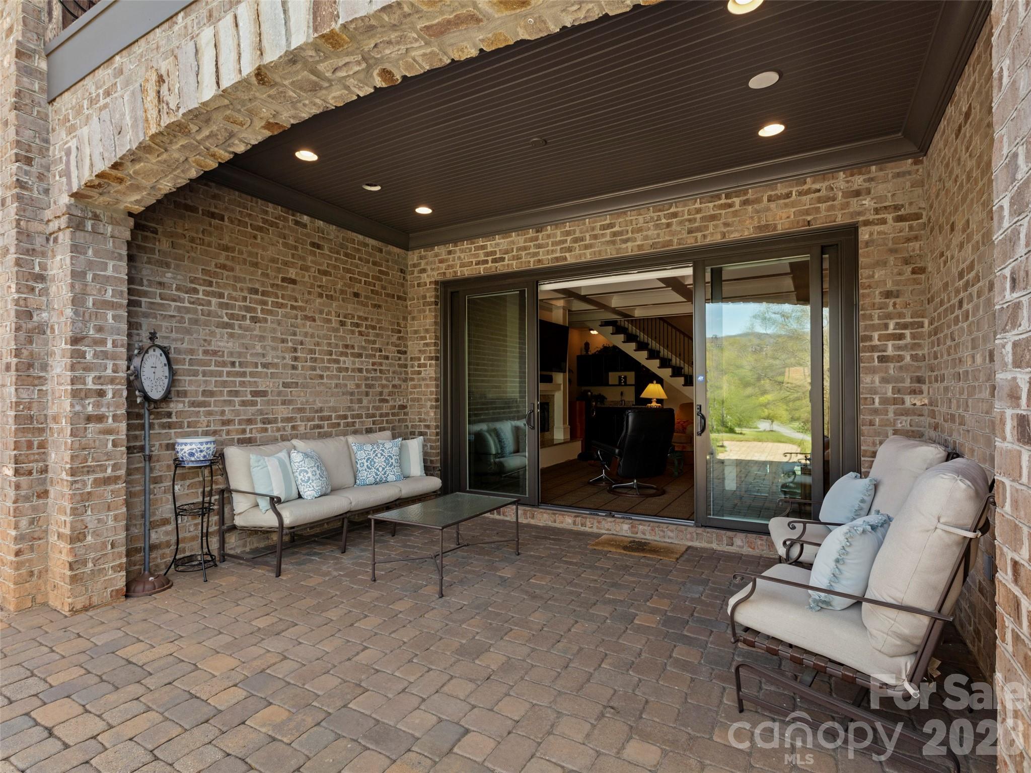 14 Golfside Court — Arden