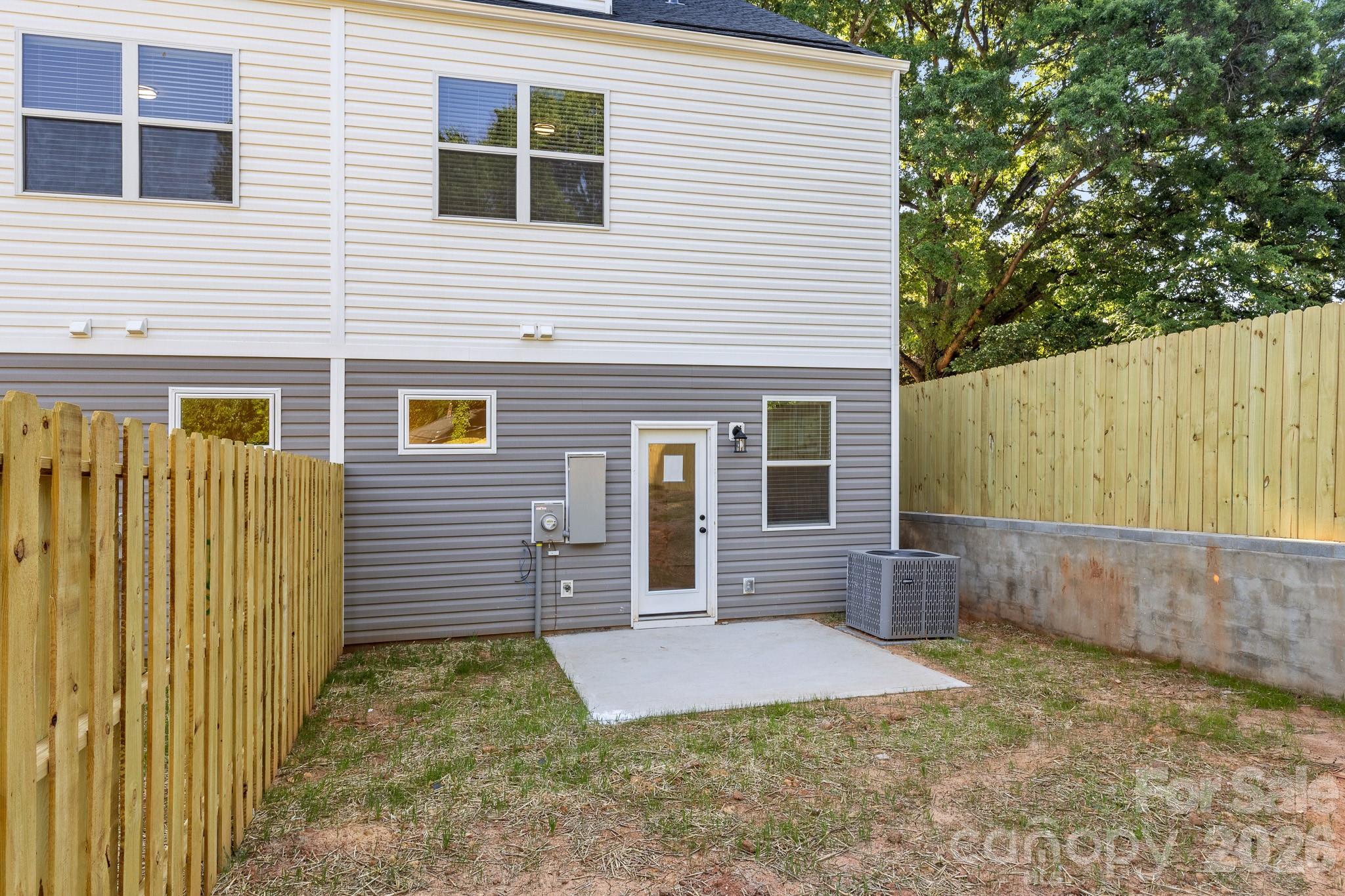 2526 Deherradora Avenue — Charlotte