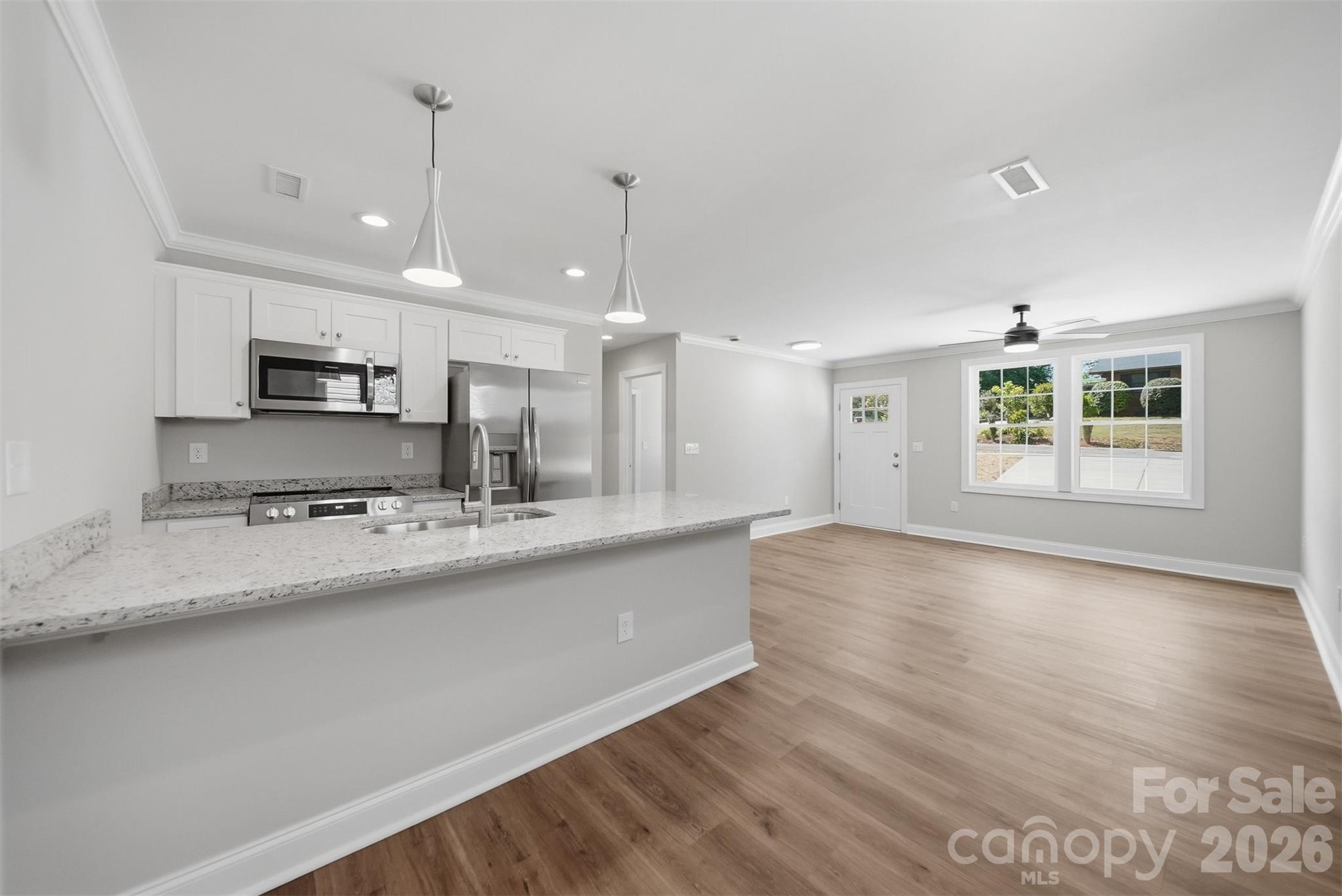 1294 18th Street NE — Hickory